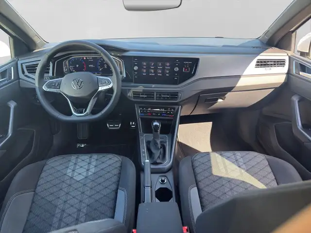 Volkswagen Polo view 5