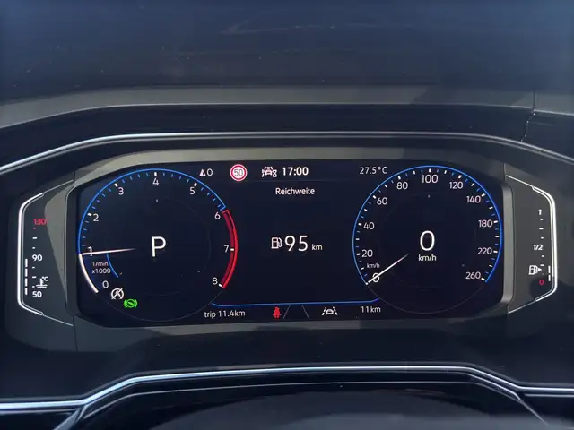 Volkswagen Polo view 10
