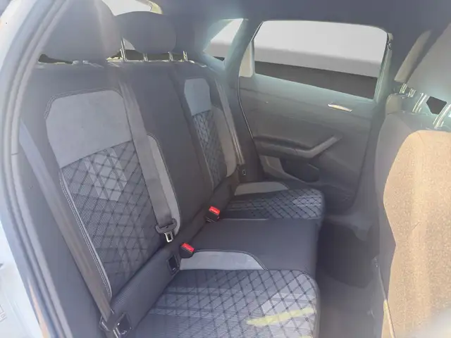 Volkswagen Polo view 6