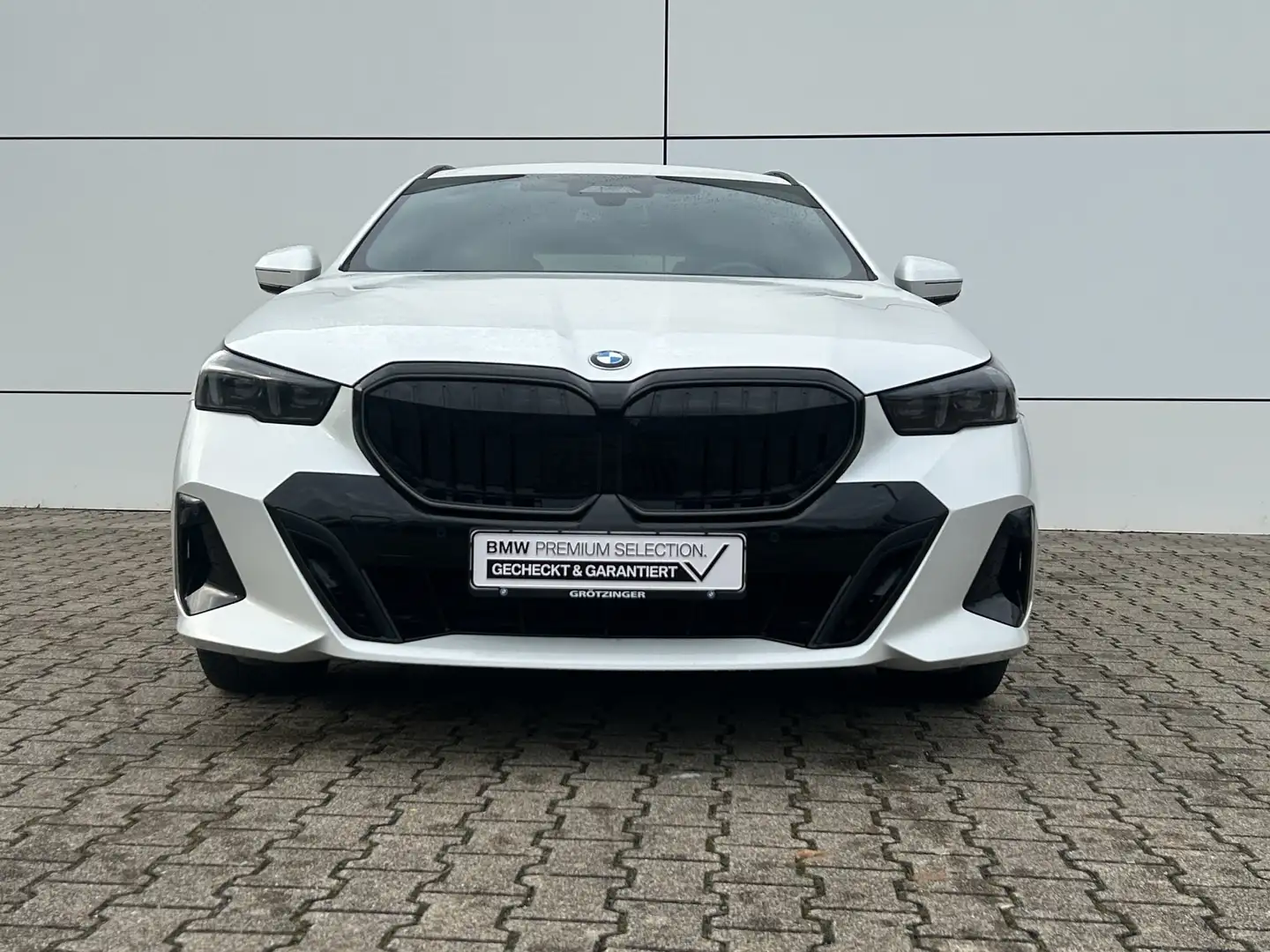 BMW 540 d xDrive Touring M Sportpaket LenkHZ+AHK+H&K Weiß - 2