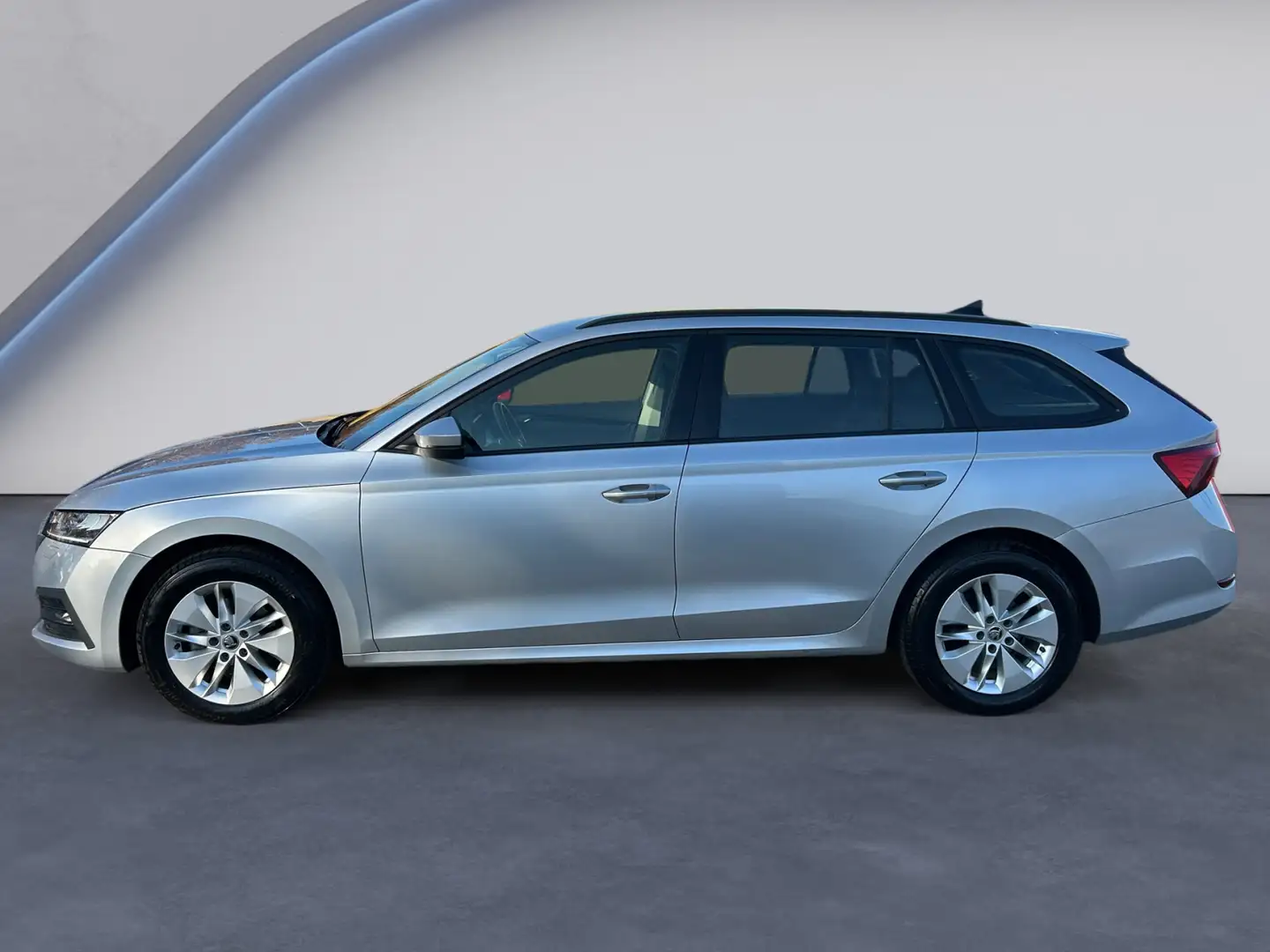 Skoda Octavia Combi 2.0TDI AMBITION DSG LED+Navi+PDC Zilver - 2