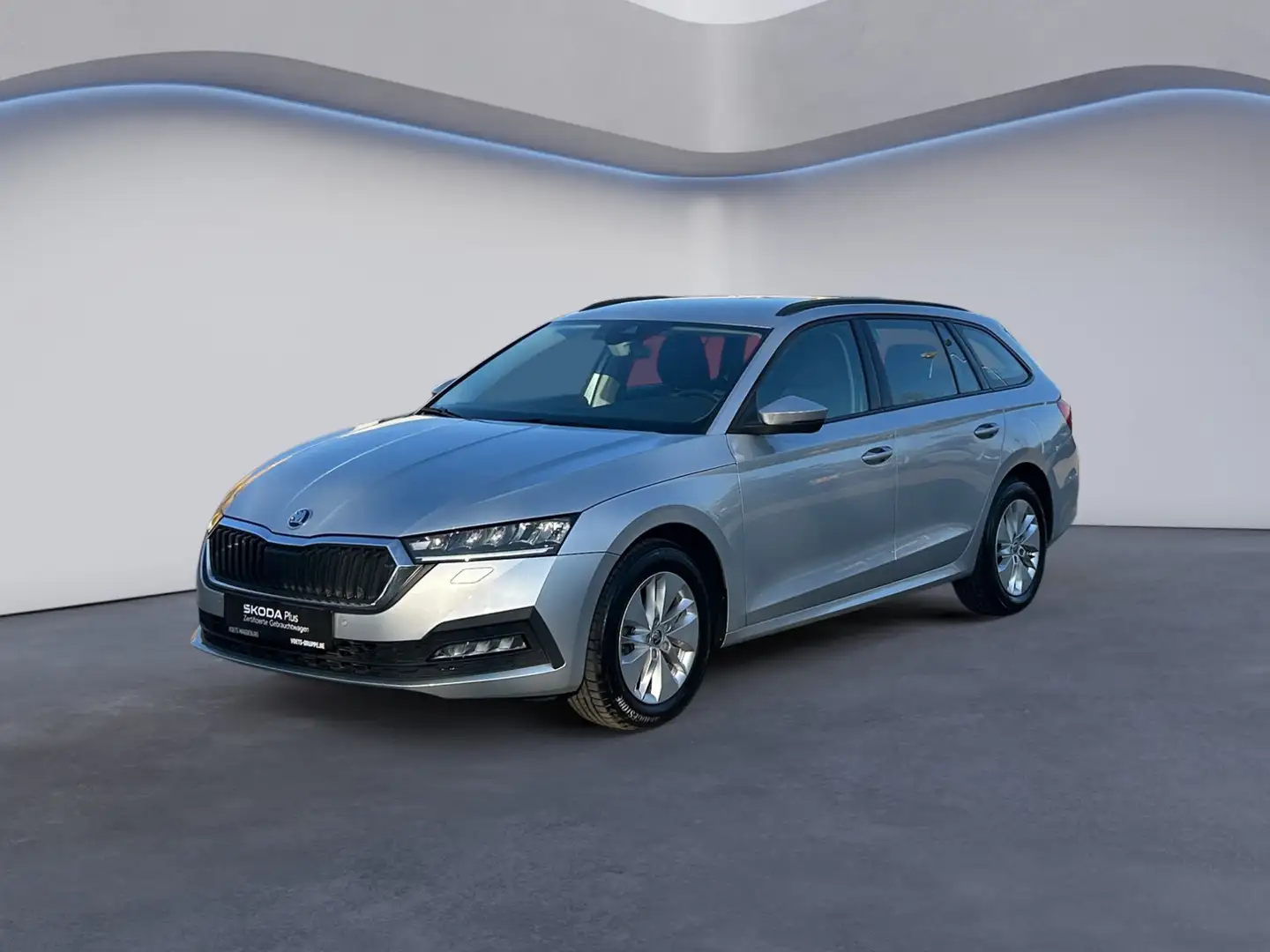 Skoda Octavia Combi 2.0TDI AMBITION DSG LED+Navi+PDC Zilver - 1