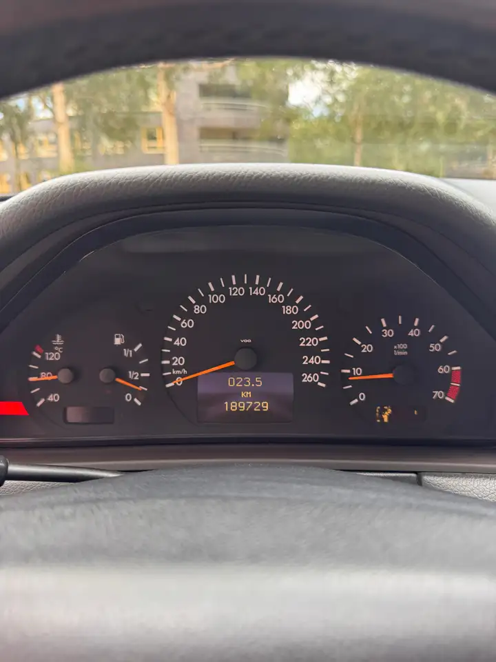 Mercedes-Benz E 240 Elegance, foto 7