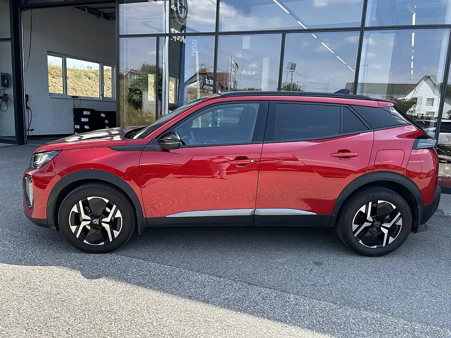 Peugeot 2008 1.2 PureTech 100 Allure (EURO 6d) Rot - 2