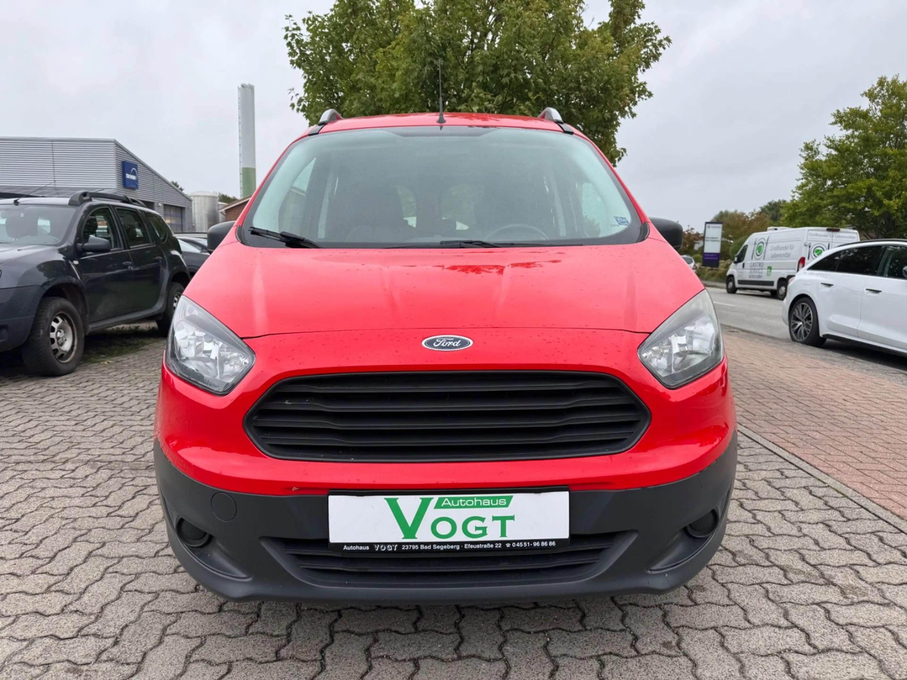 Ford Tourneo Courier 1.5 TDCi Ambiente 2 Hand — photo 2