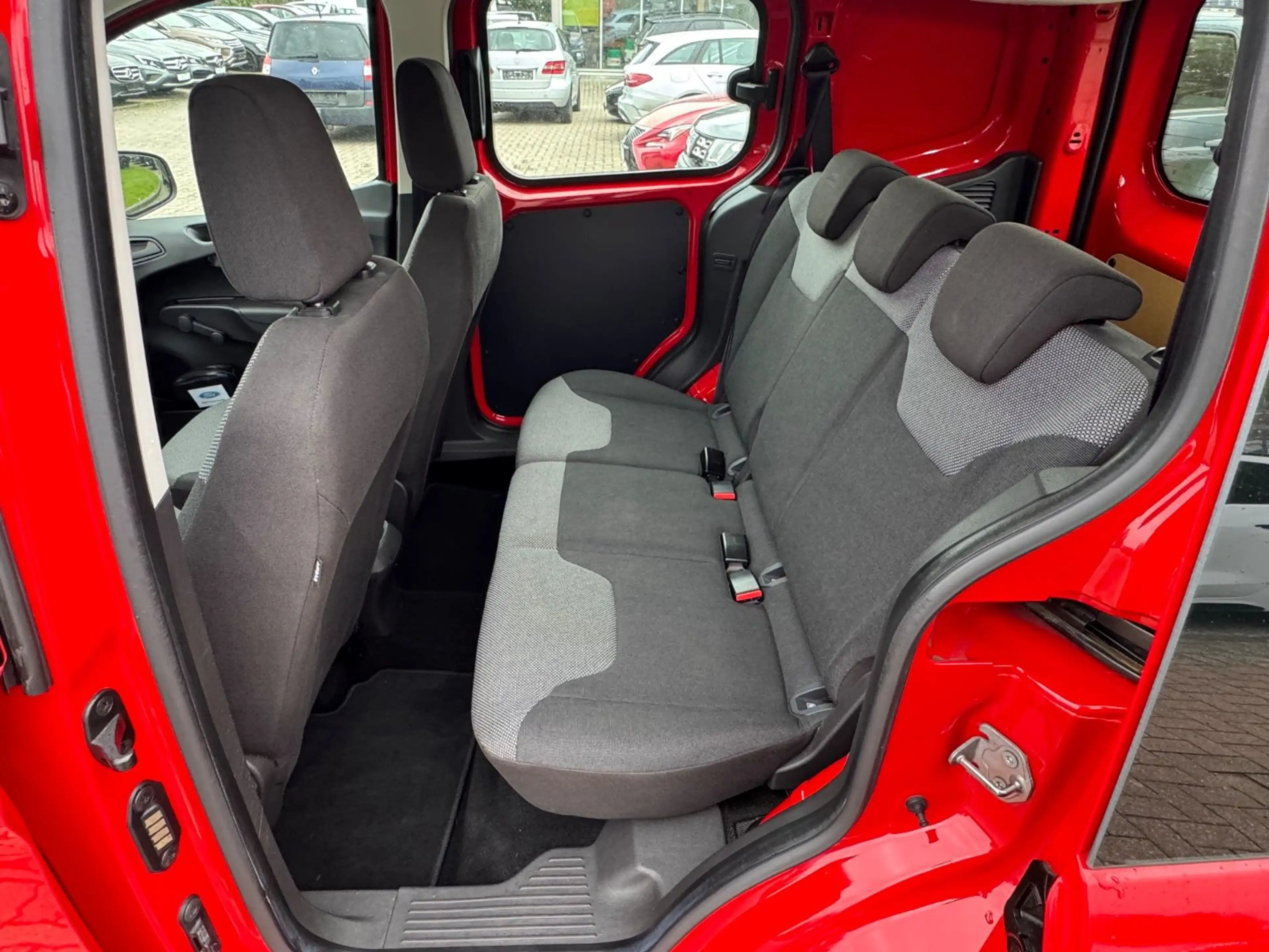 Ford Tourneo Courier 1.5 TDCi Ambiente 2 Hand — photo 12