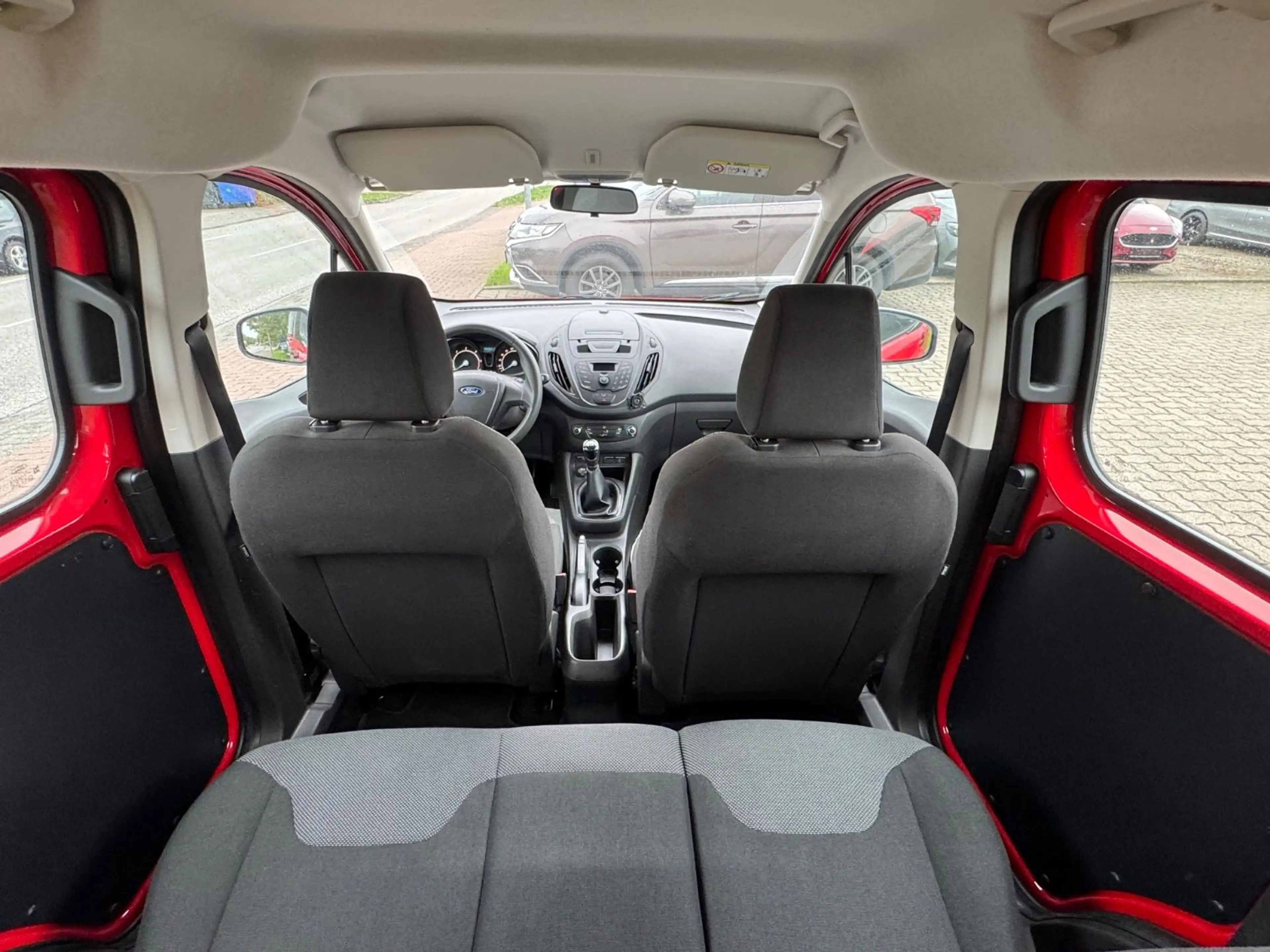 Ford Tourneo Courier 1.5 TDCi Ambiente 2 Hand — photo 13