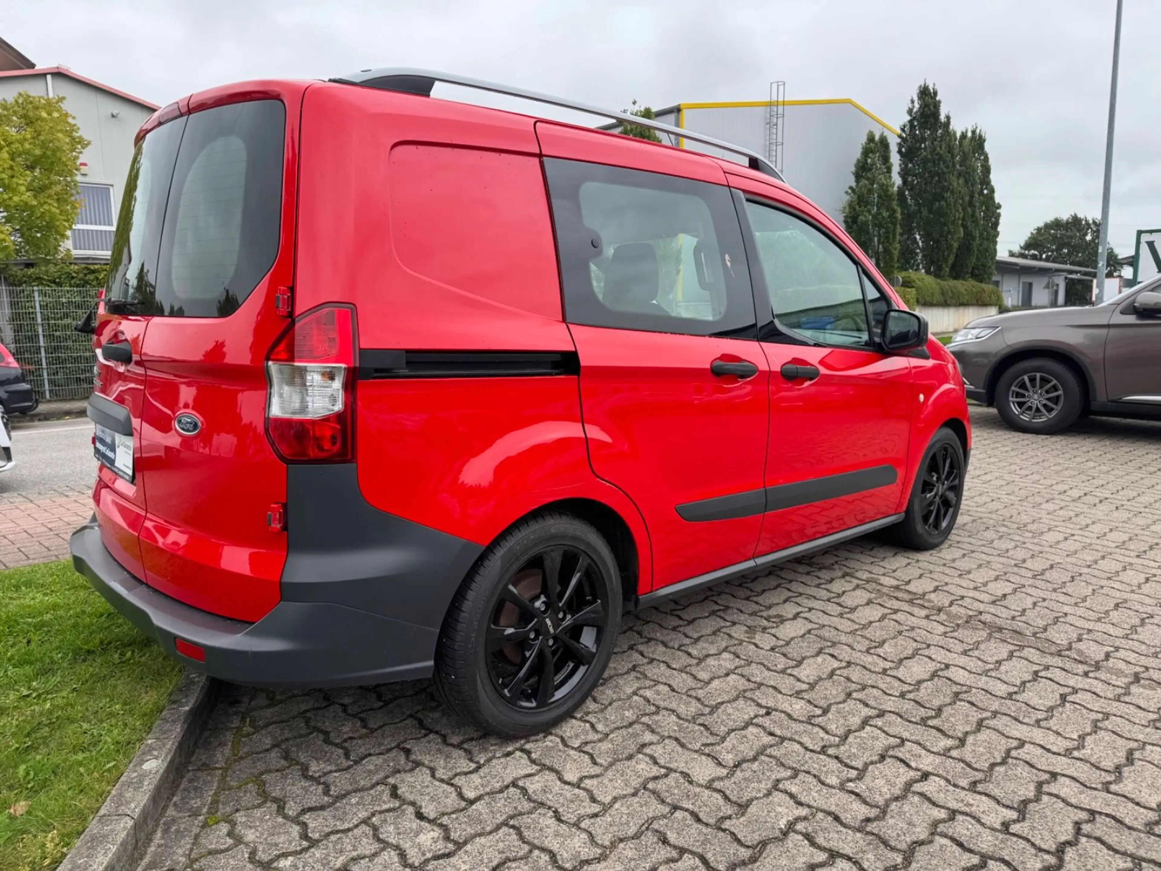 Ford Tourneo Courier 1.5 TDCi Ambiente 2 Hand — photo 4