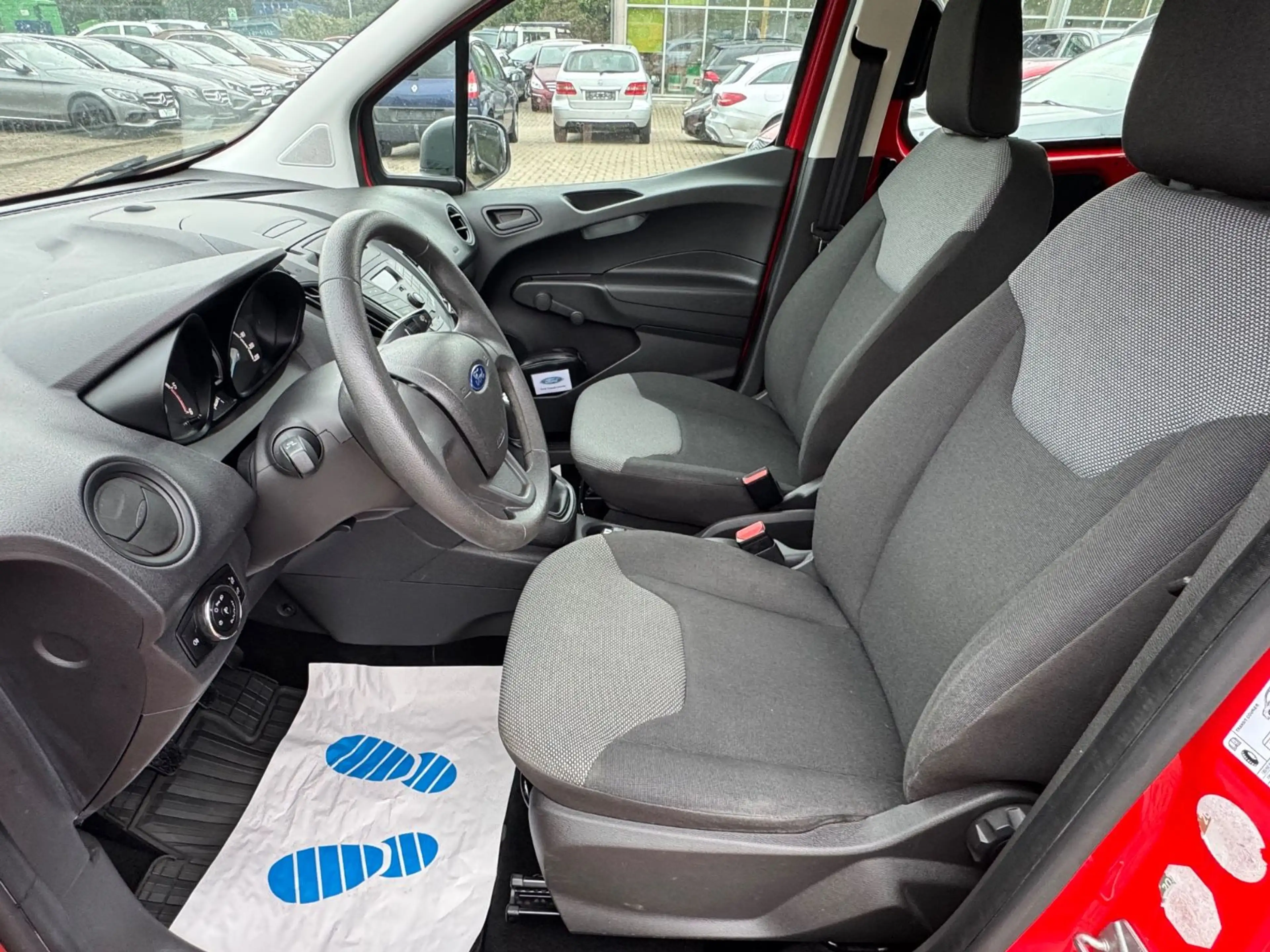 Ford Tourneo Courier 1.5 TDCi Ambiente 2 Hand — photo 9
