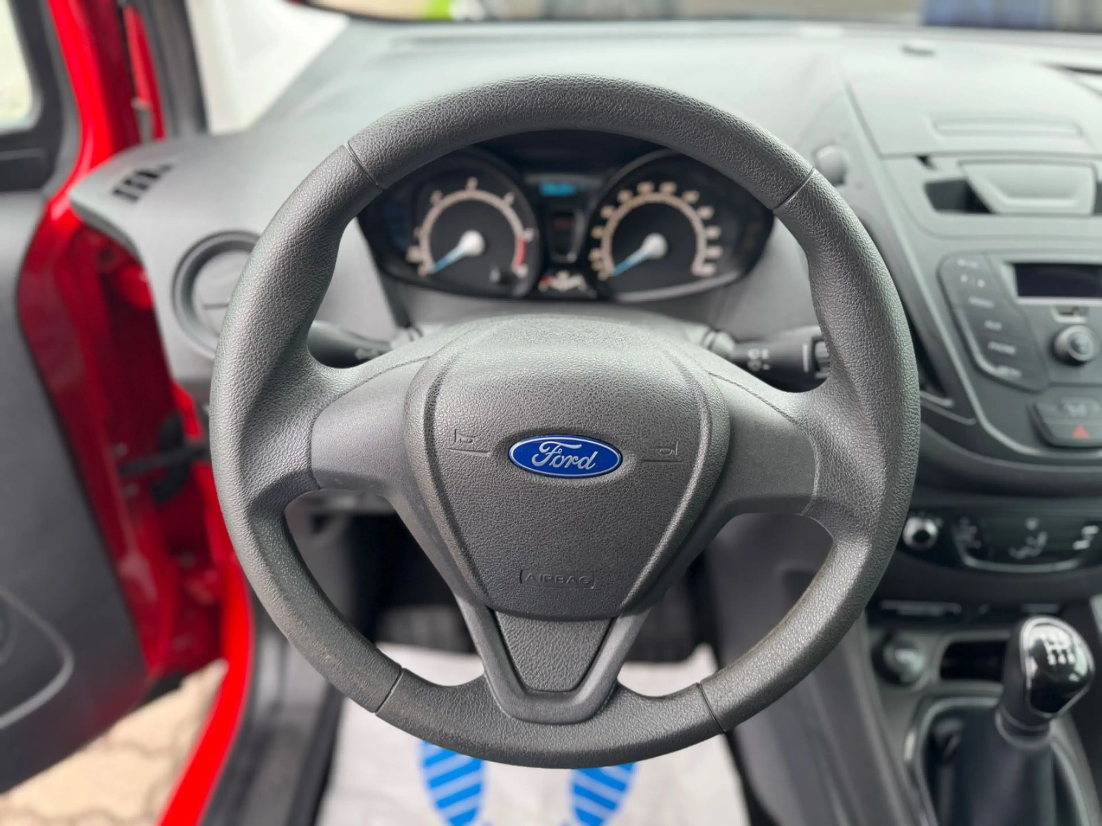 Ford Tourneo Courier 1.5 TDCi Ambiente 2 Hand — photo 8