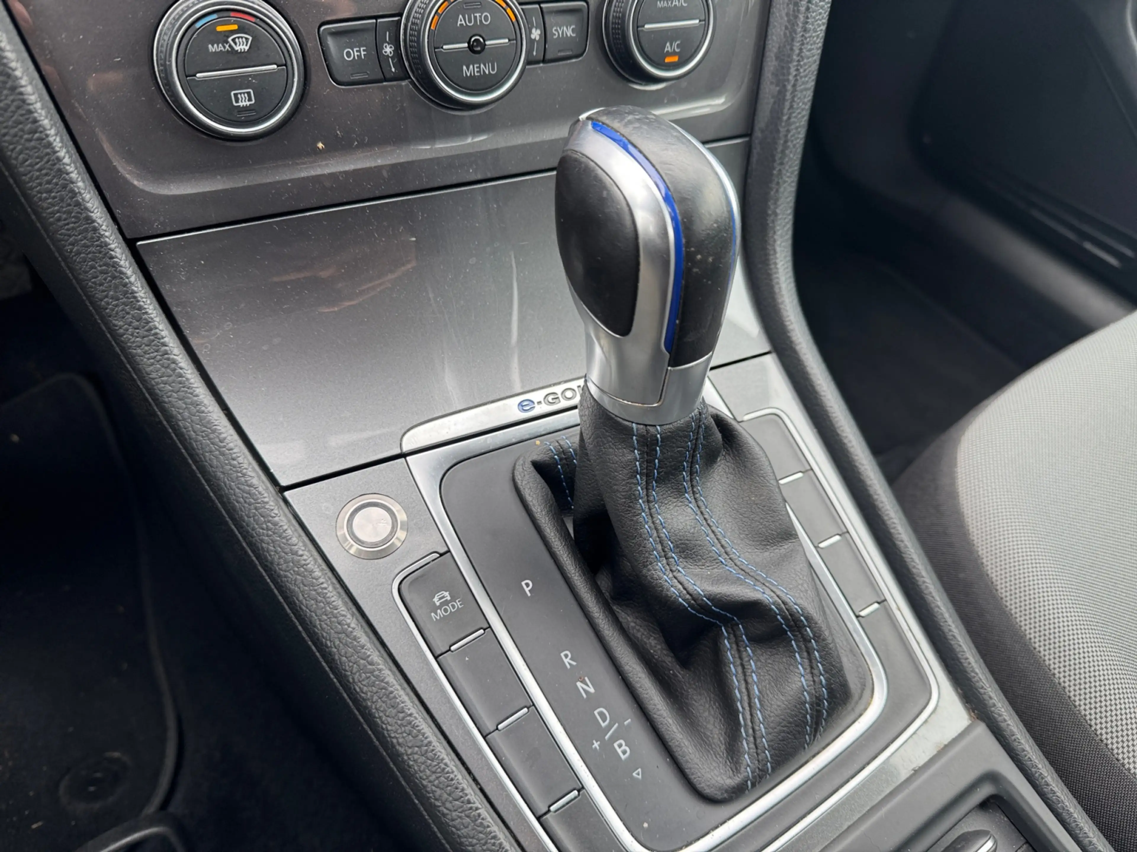 Volkswagen e-Golf Highline Aut- SOH 89%, Xenon Led, Carplay, Navigat — photo 12
