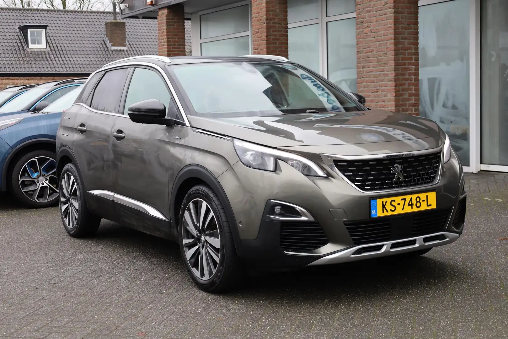 Peugeot 3008 1.2 PureTech GT Line AFN-TREKHAAK PANO 360-CAMERA Grau - 2