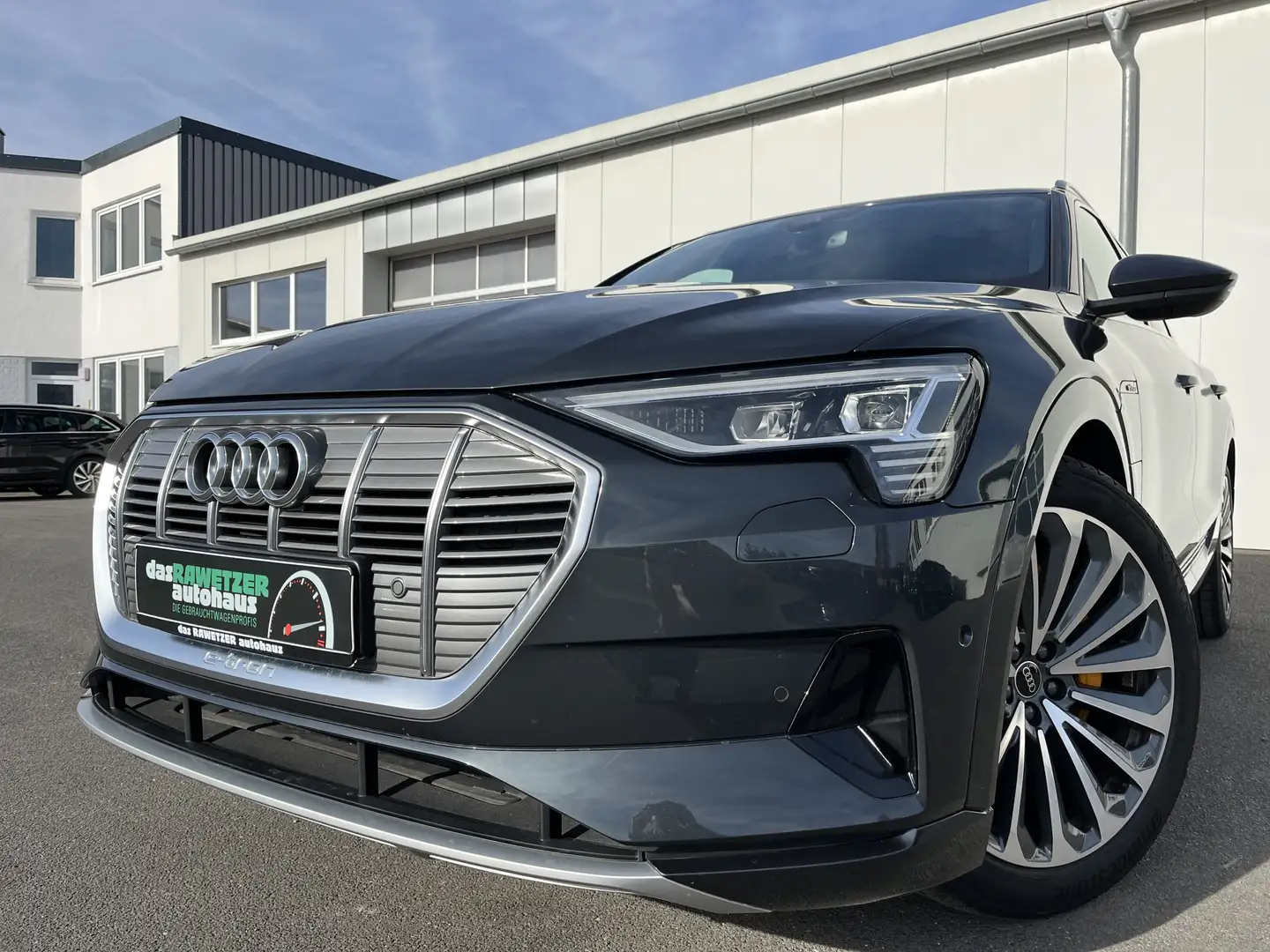 Audi e-tron quattro S line 181€ m. 20% Anzahlung AHK Head Up Gris - 1
