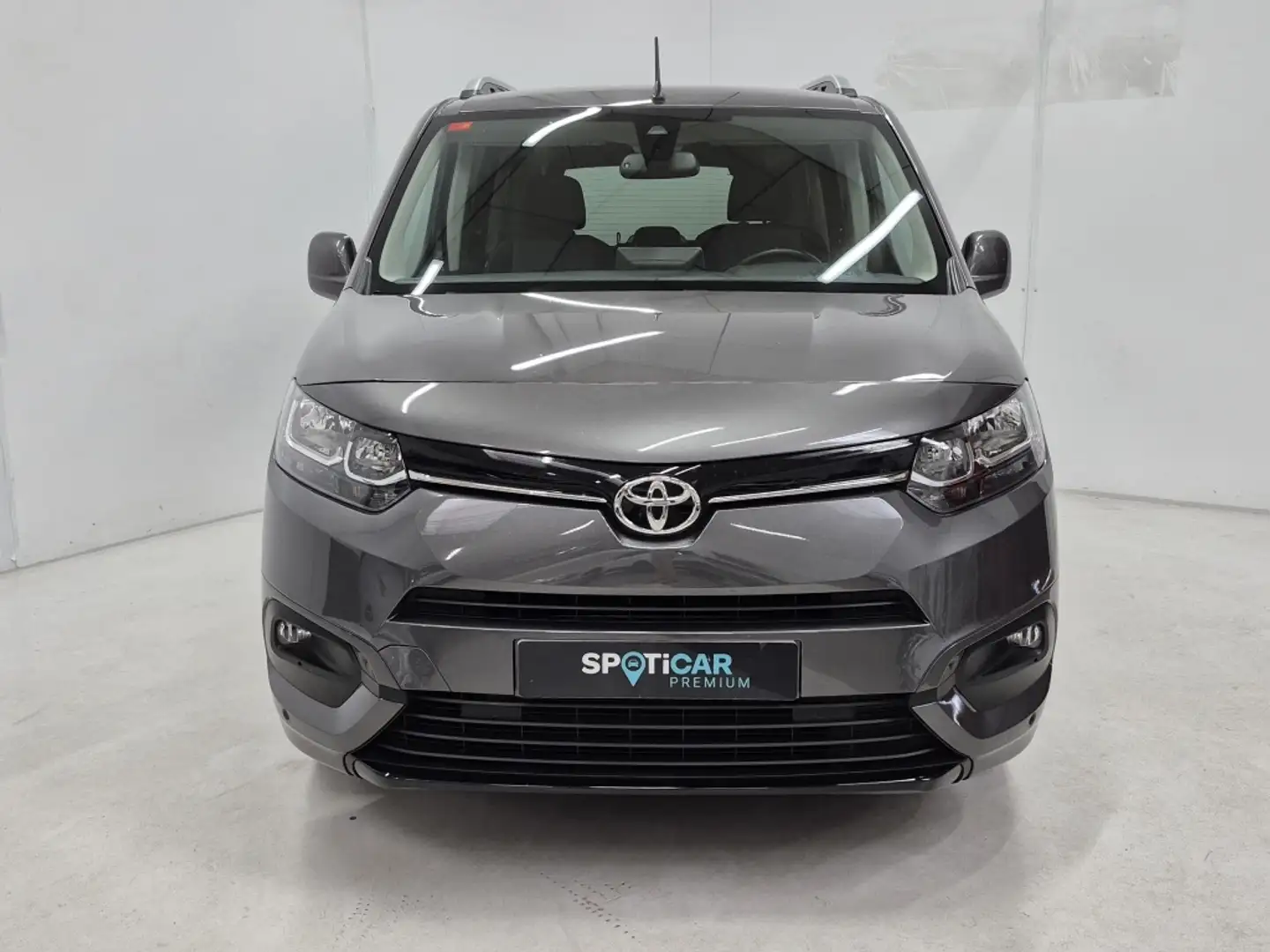 Toyota Proace Family L1 1.2 5pl. Active 130 Aut. Gris - 2