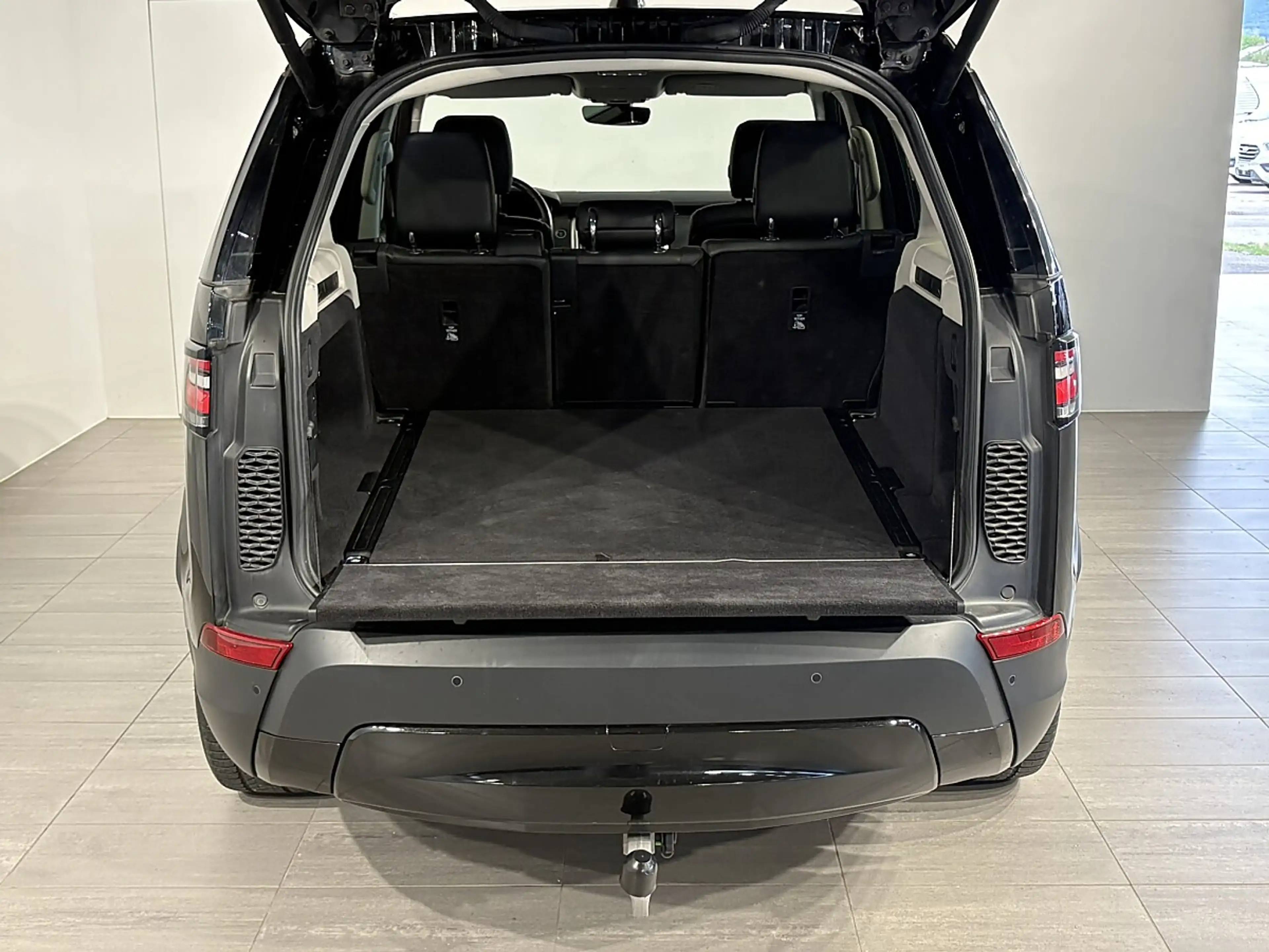 Land Rover Discovery 5 3,0 Si6 HSE Aut. — photo 8