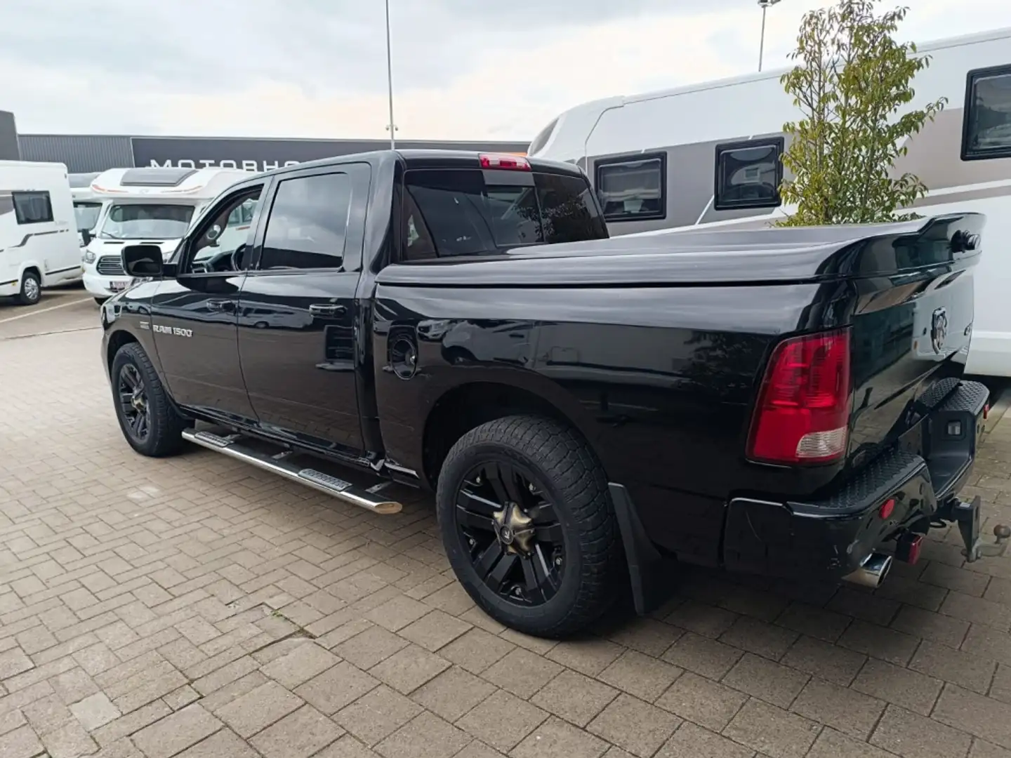 Dodge RAM 1500 5.7 HEMI**GRIJS KENTEKEN** NED KENTEKEN Negro - 2