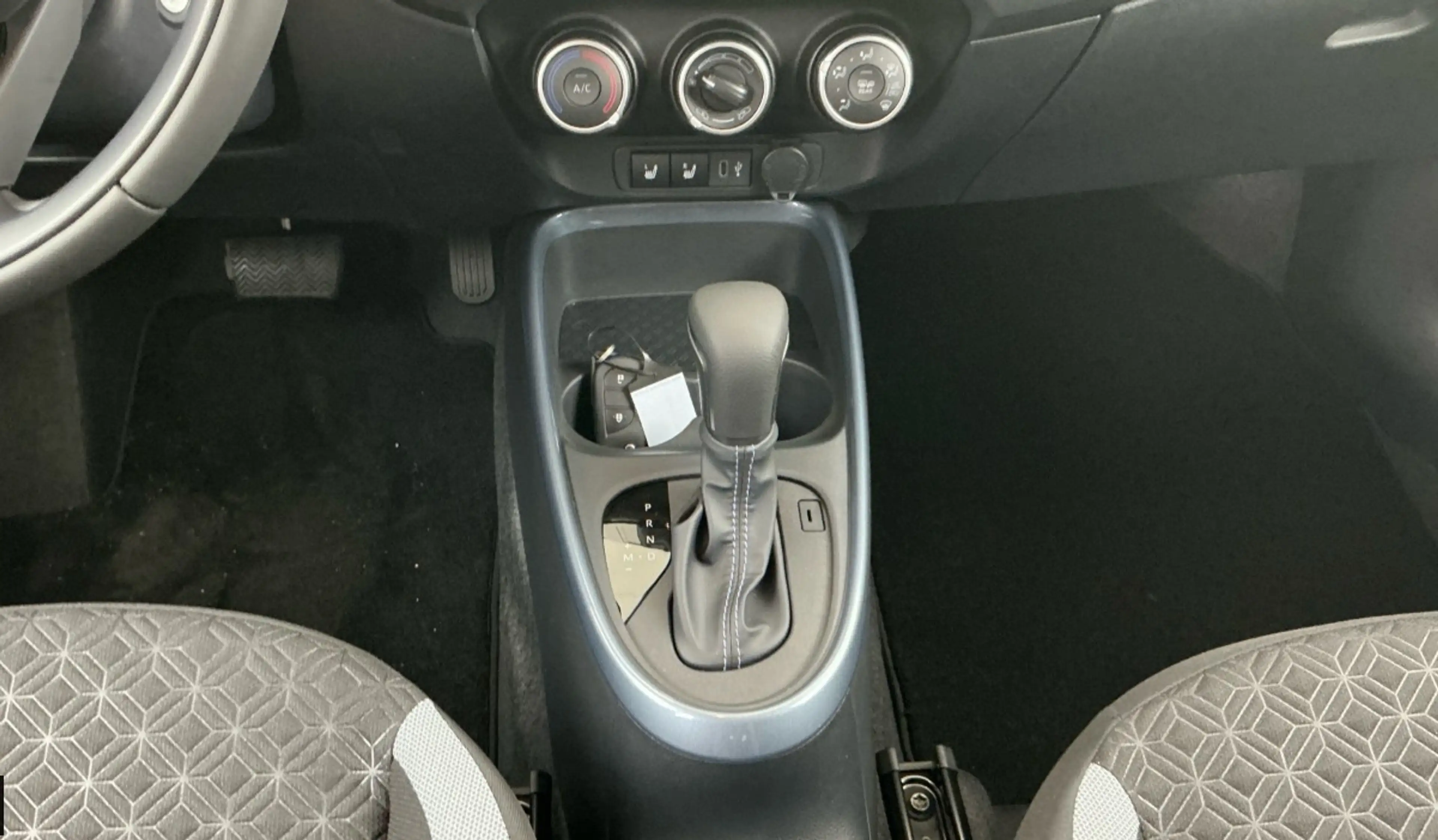 Toyota Aygo X 1.0 VVT-i S-CVT Pulse — photo 8