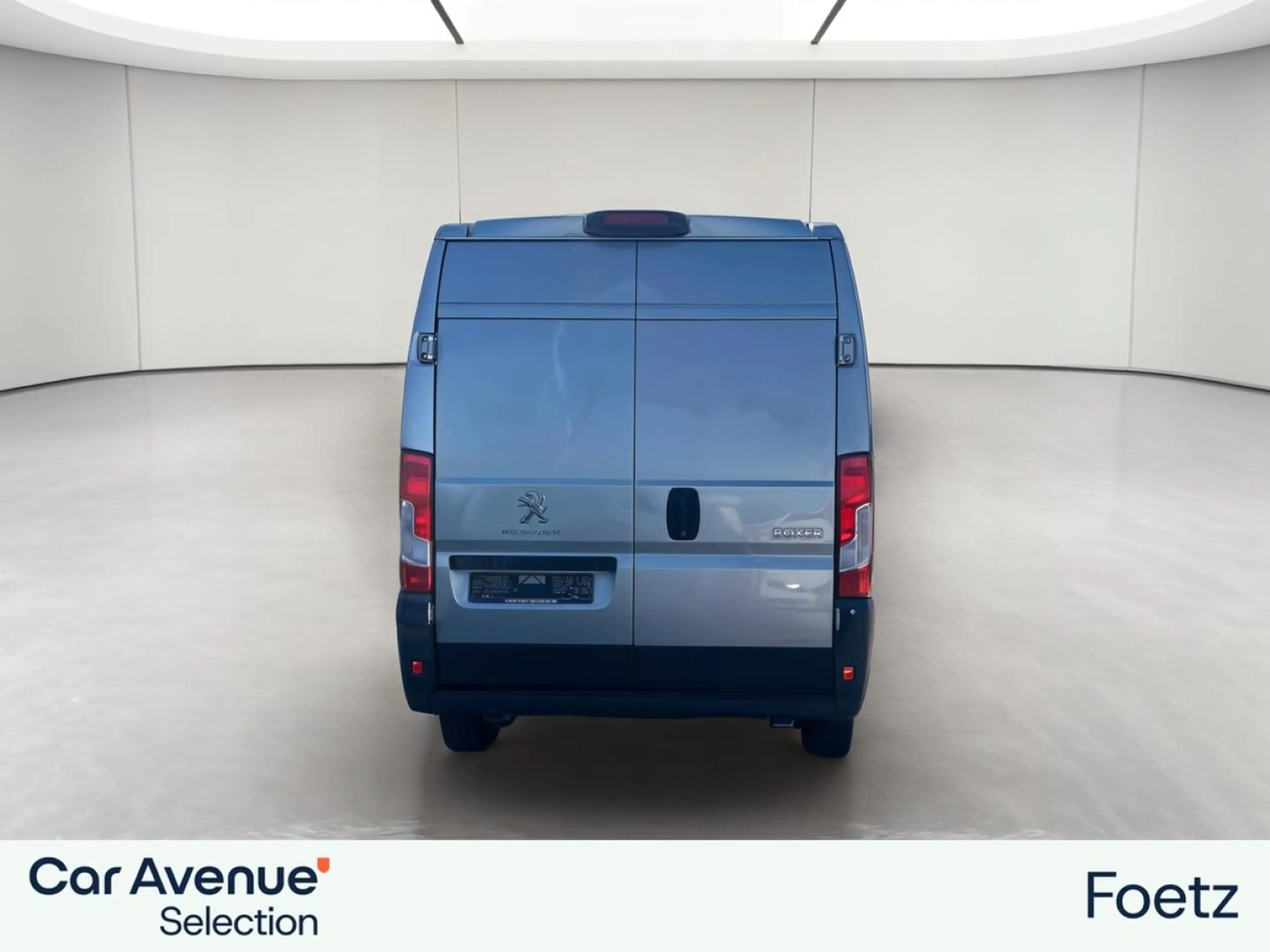 Peugeot Boxer 335 L2H2 2.2 BlueHDi S\u0026S 165ch Asphalt — photo 15