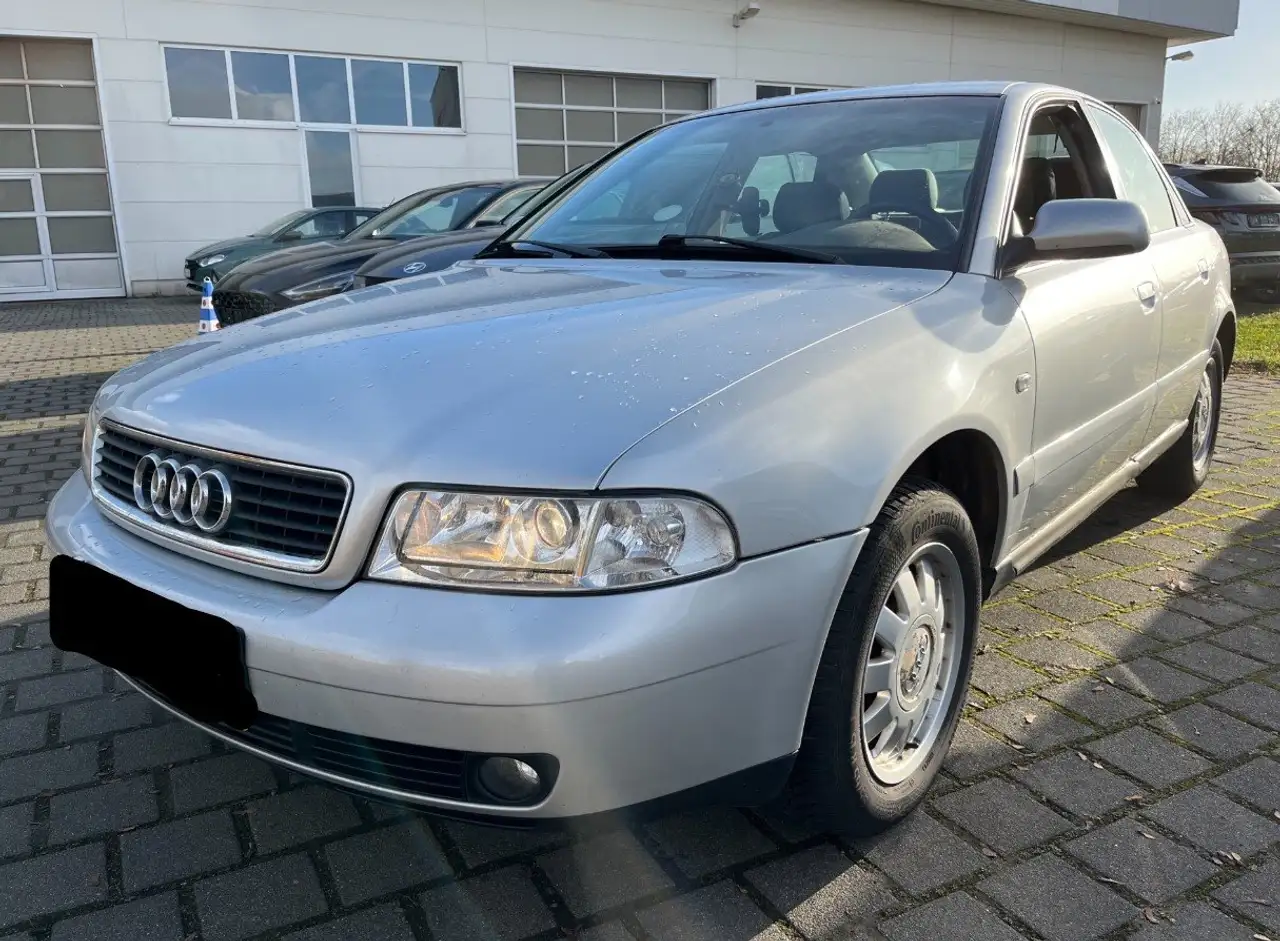 Audi A4 1.8 T, foto 1