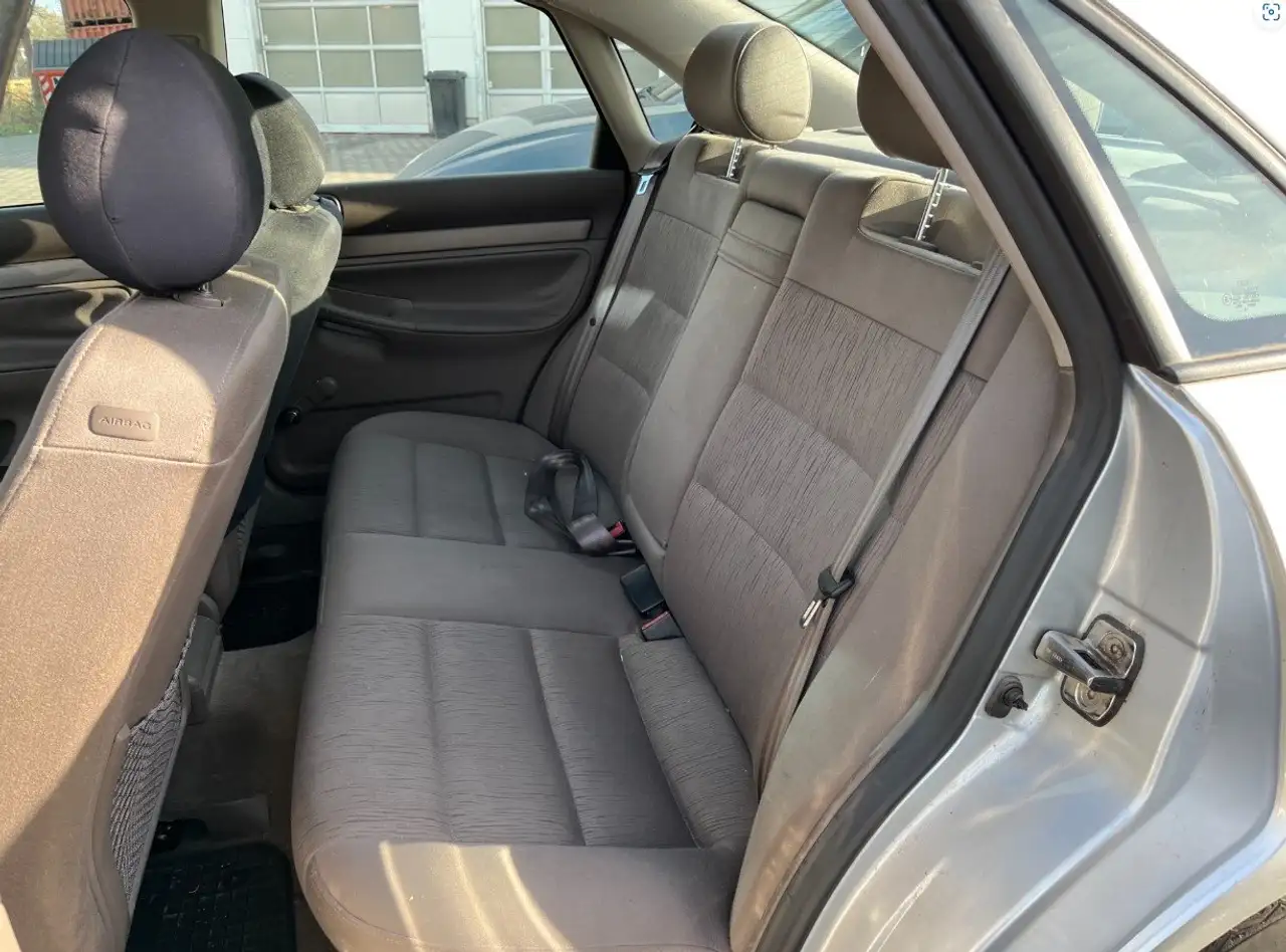 Audi A4 1.8 T, foto 5