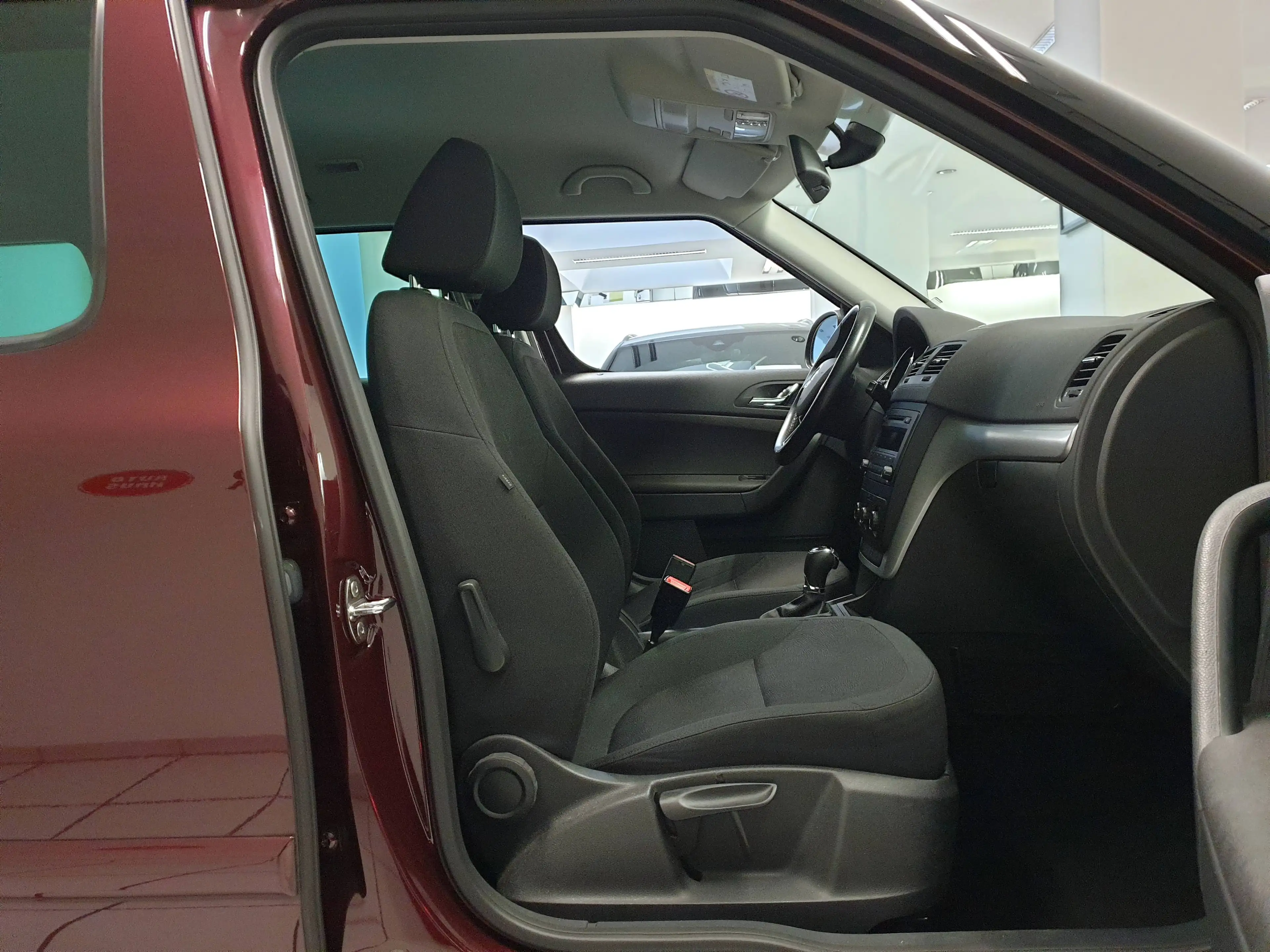 Skoda Yeti Yeti 1.6 TDI Green DSG Ambition 1.Hand Scheckheft — photo 10