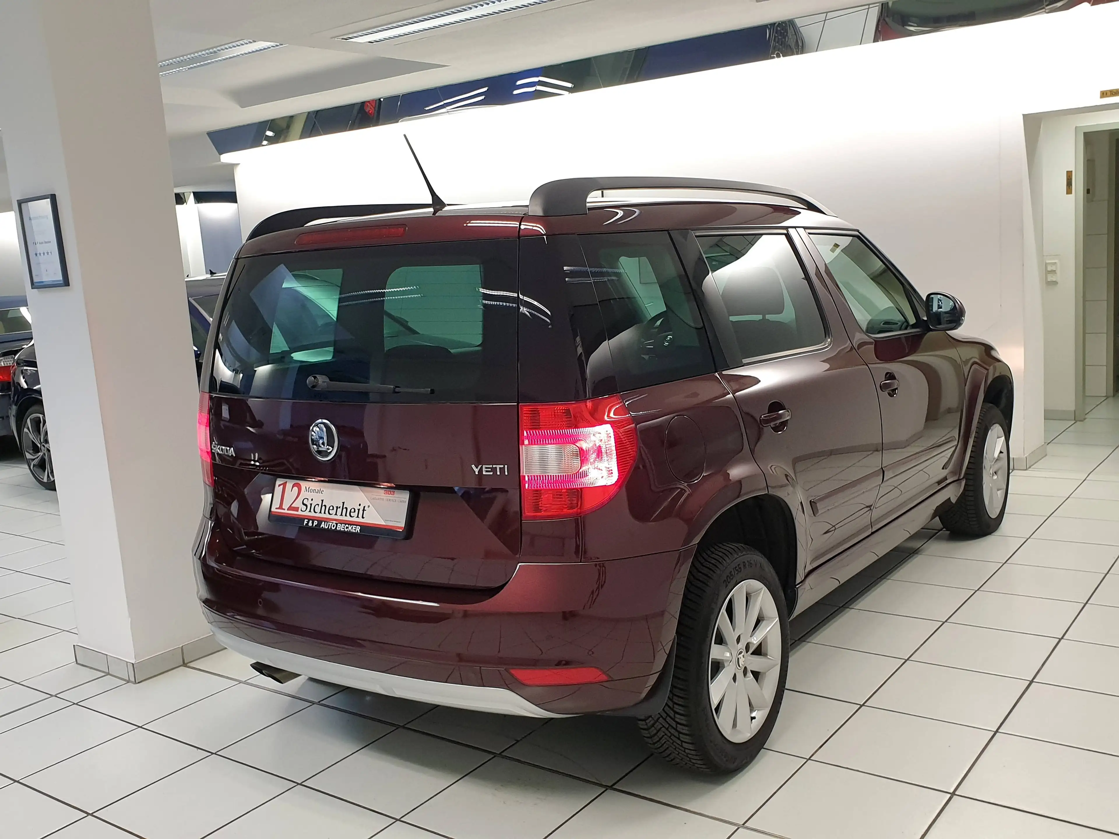 Skoda Yeti Yeti 1.6 TDI Green DSG Ambition 1.Hand Scheckheft — photo 6