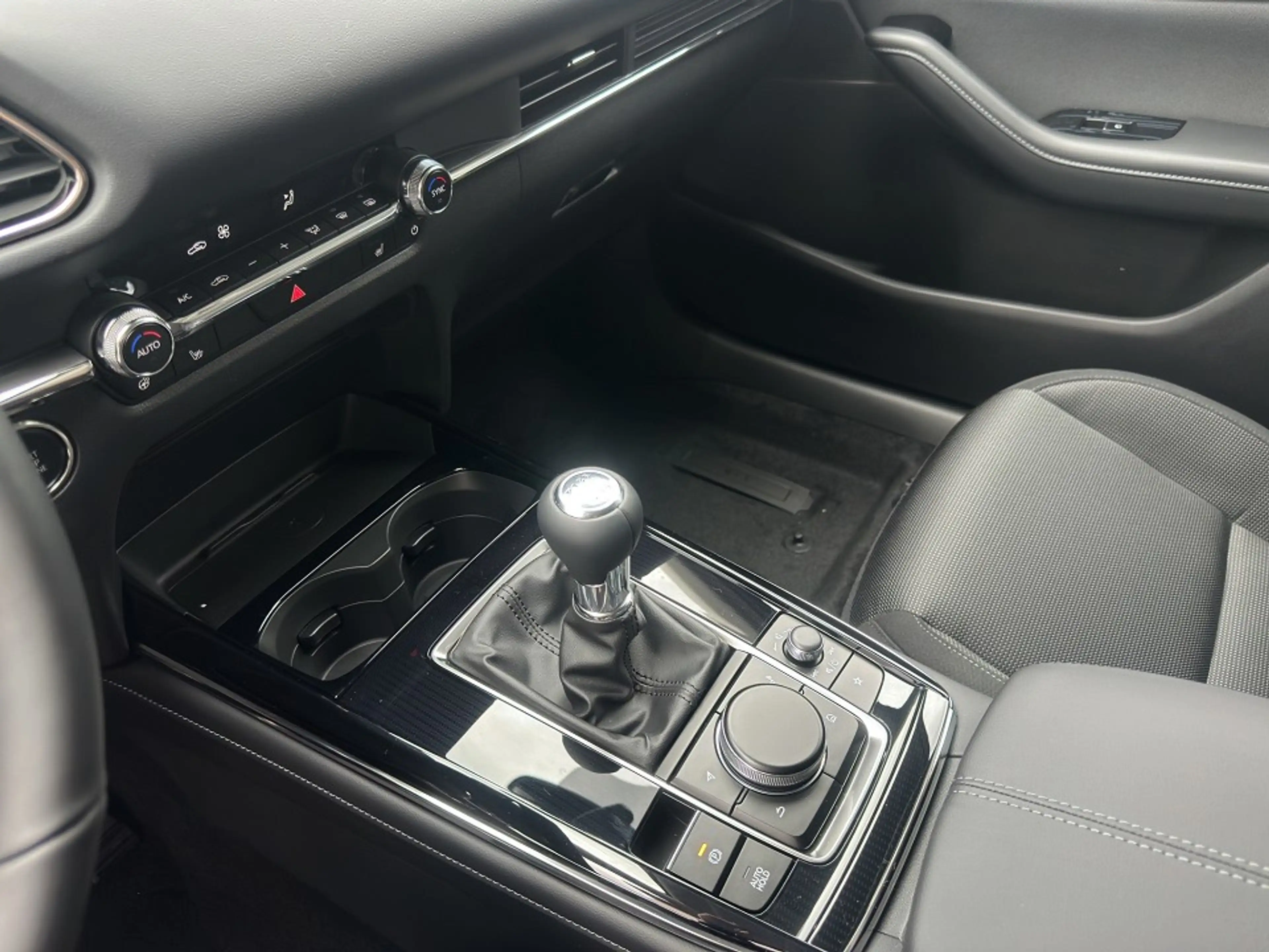 Mazda CX-30 CENTRE-LINE ++Design-Paket+Matrix-LED++ — photo 15