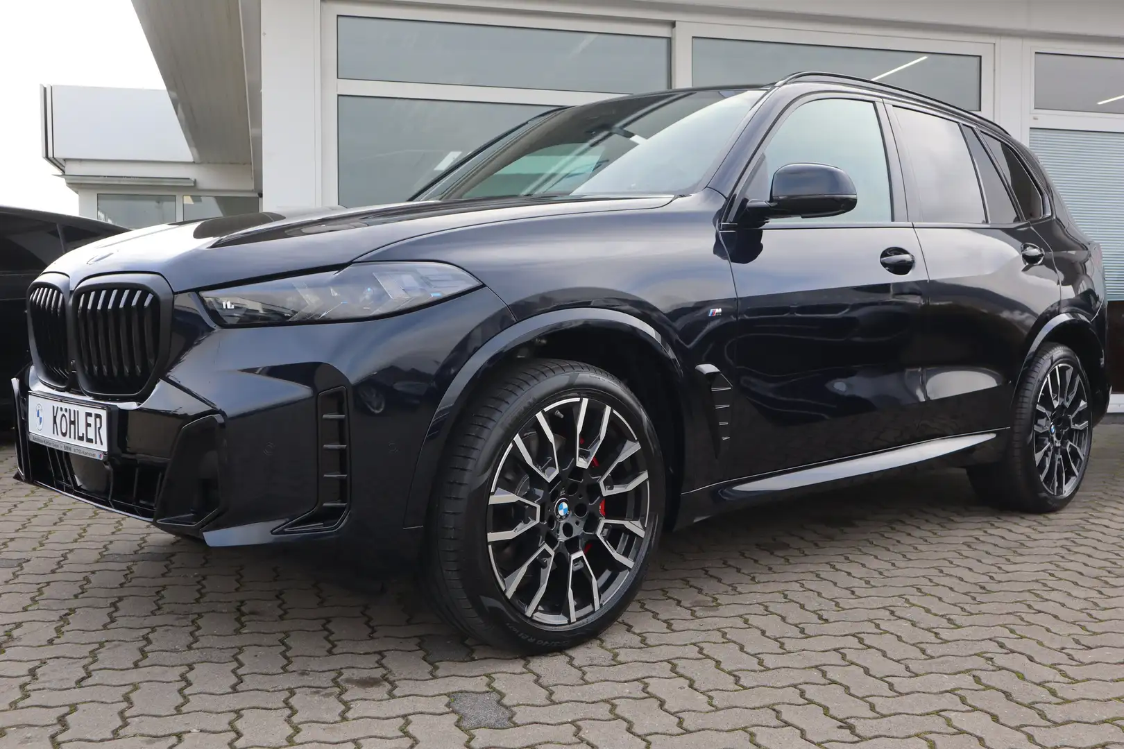 BMW X5 xDrive30d M Sport Pro/AHK/H&K/AGA/Shz vo&hi Noir - 1