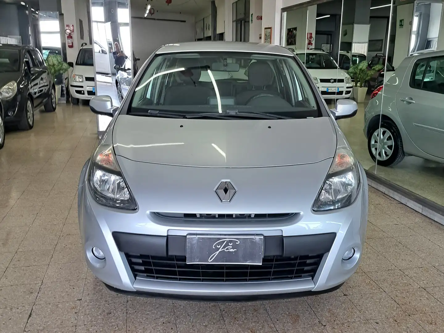Renault Clio Clio 5p 1.2 16v Dynamique Silber - 1