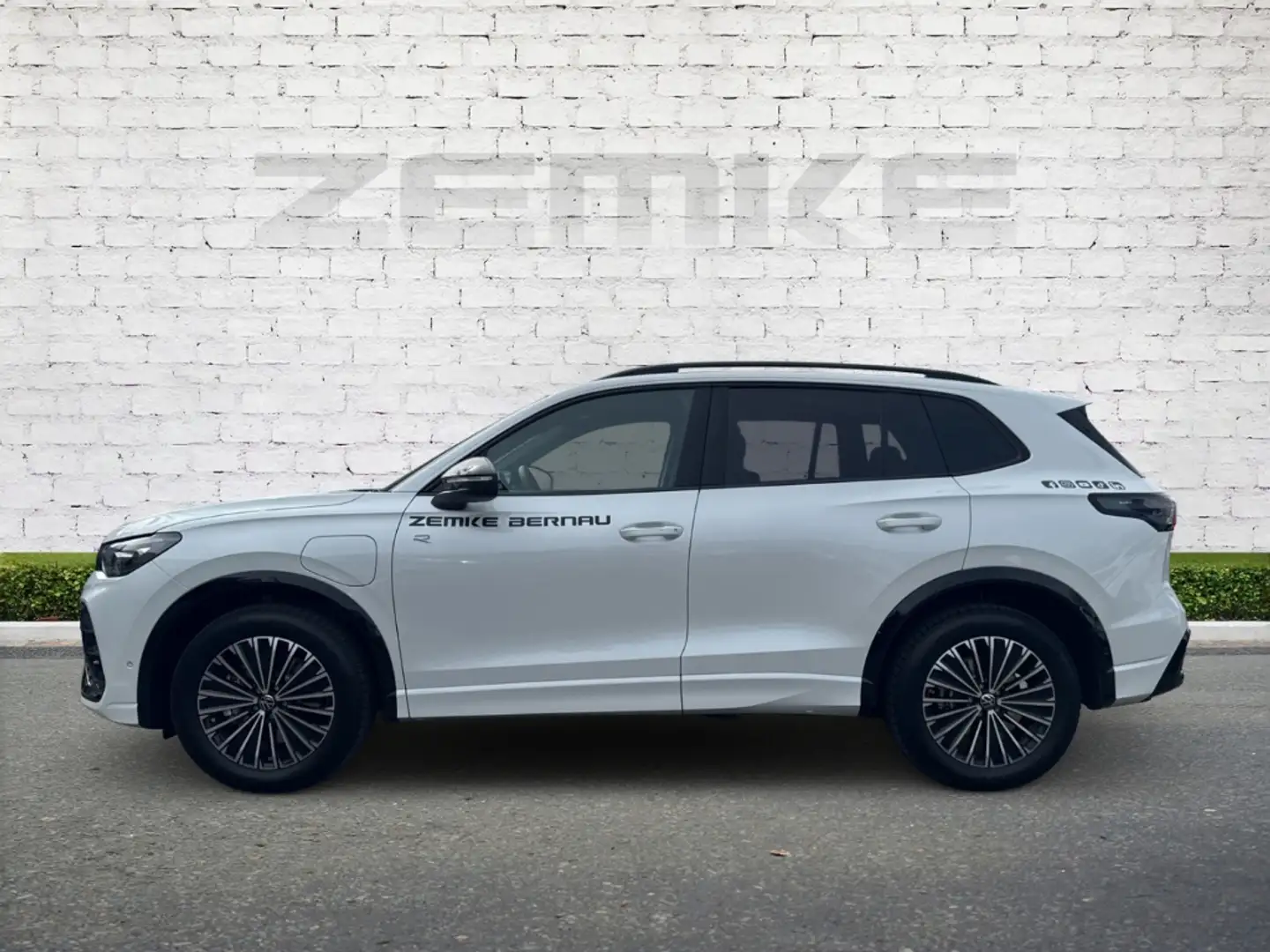 Volkswagen Tiguan R-Line 1,5 l eHybrid DSG AHK PANO NAVI Weiß - 2