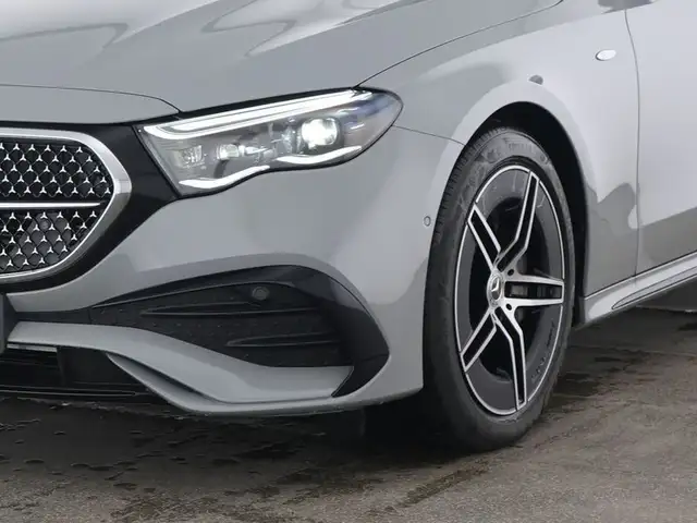 Mercedes-Benz E 300 de 4MATIC T mit EQ Hybrid Technologie Ansicht 3