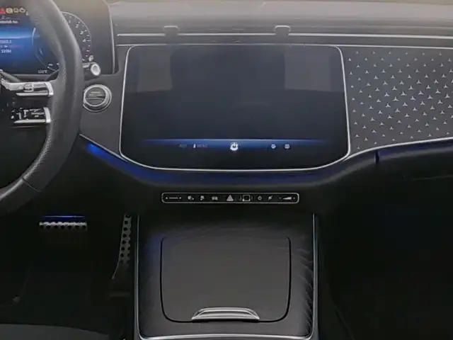Mercedes-Benz E 300 de 4MATIC T mit EQ Hybrid Technologie Ansicht 4