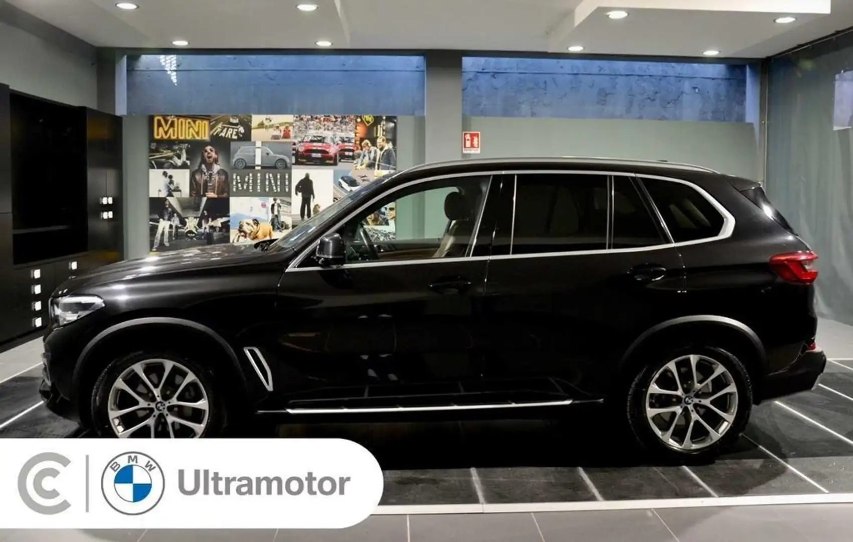 BMW X5 xdrive30d xLine auto Nero - 2