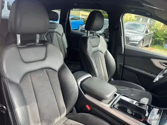 Audi SQ7 view 15