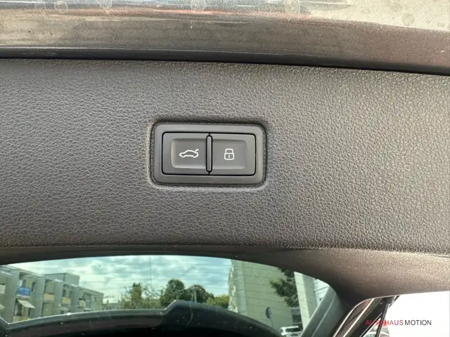 Audi SQ7 view 13
