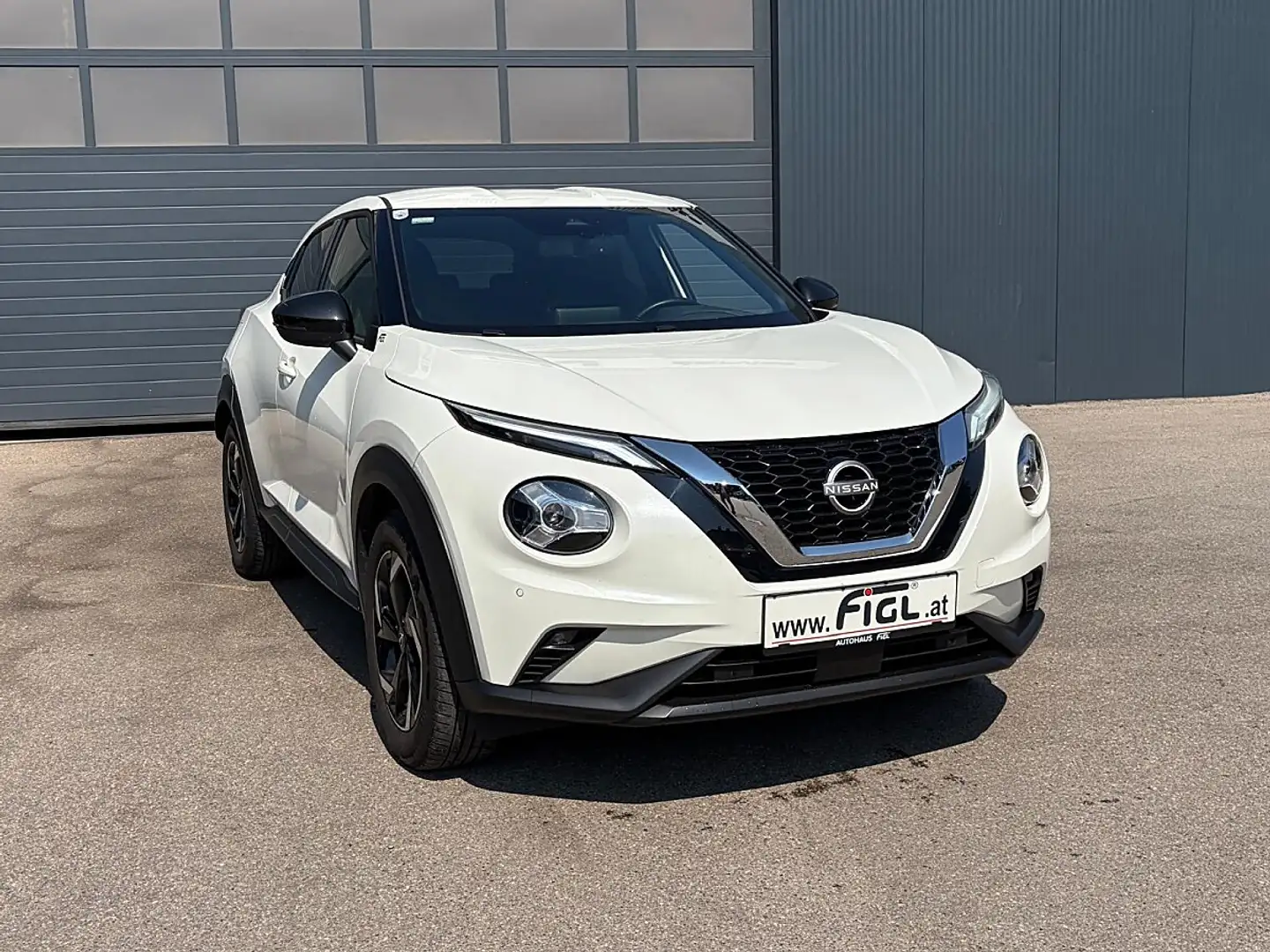 Nissan Juke 1,0 DIG-T N-Connecta Weiß - 1