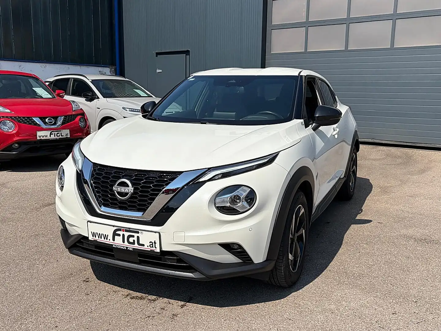 Nissan Juke 1,0 DIG-T N-Connecta Weiß - 2