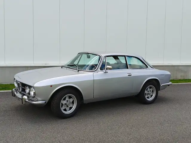 Alfa Romeo 2000 GT Veloce