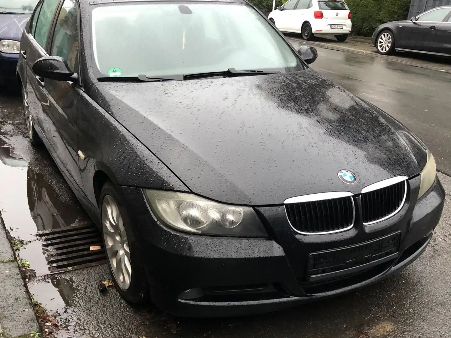 BMW 318 318i Aut. Schwarz - 1
