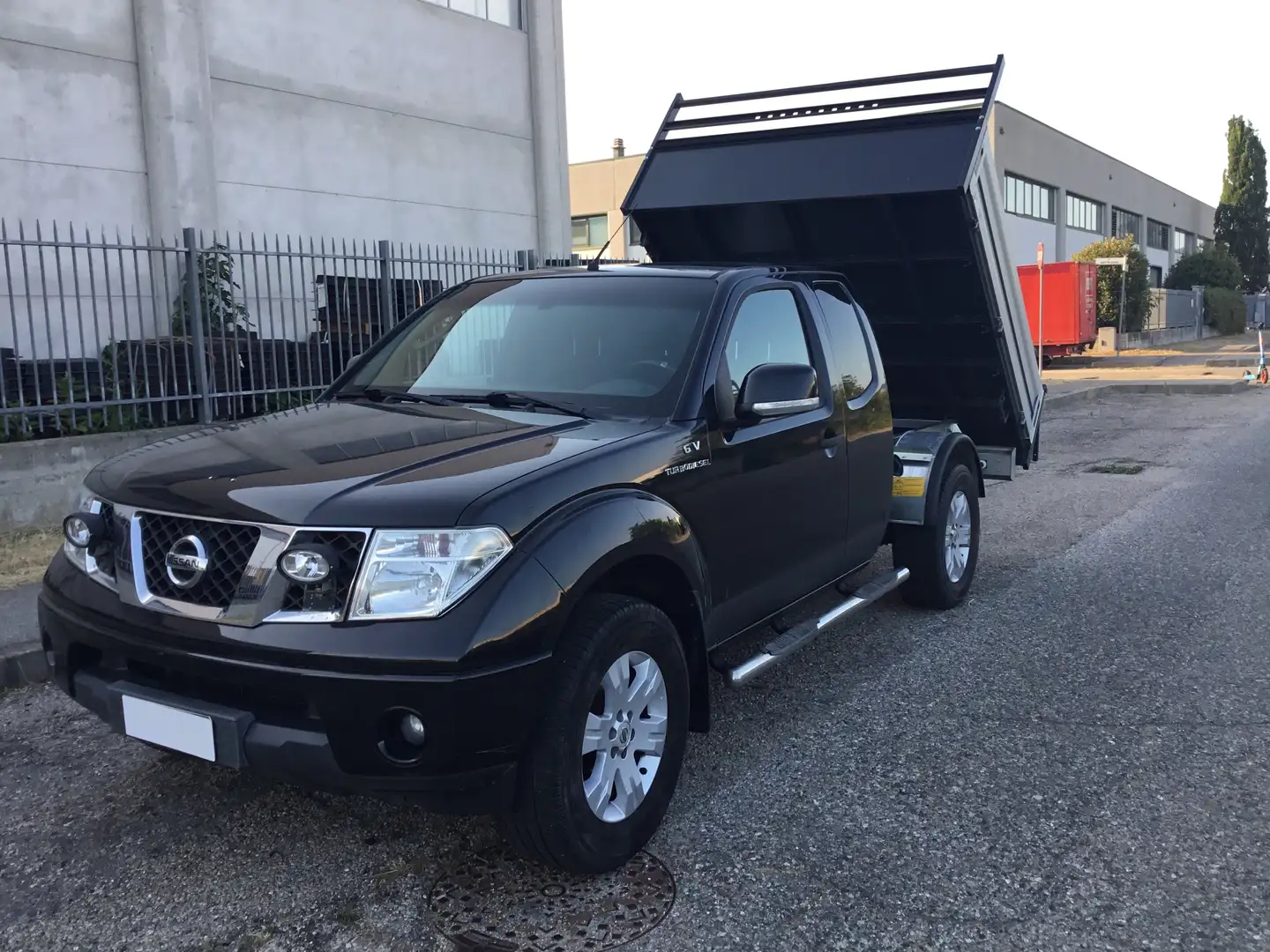 Nissan Navara Navara k.cab 2.5 dci XE 174cv Nero - 2
