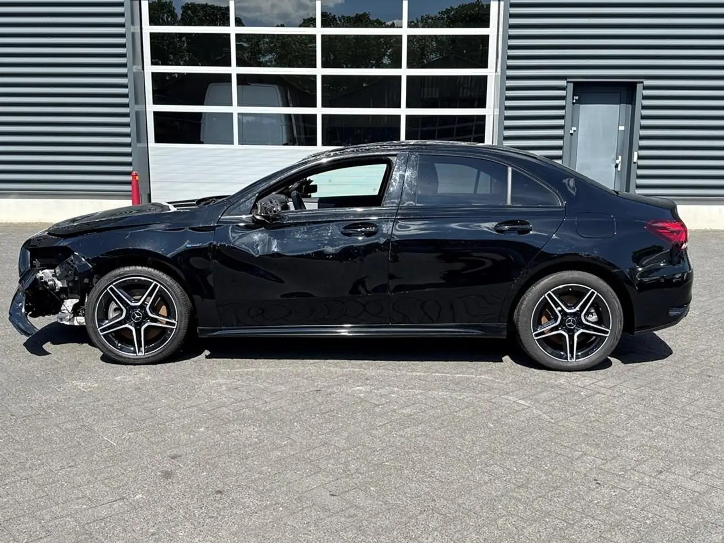 Mercedes-Benz A 250 e AMG, night pakket, AMGpakket Zwart - 2