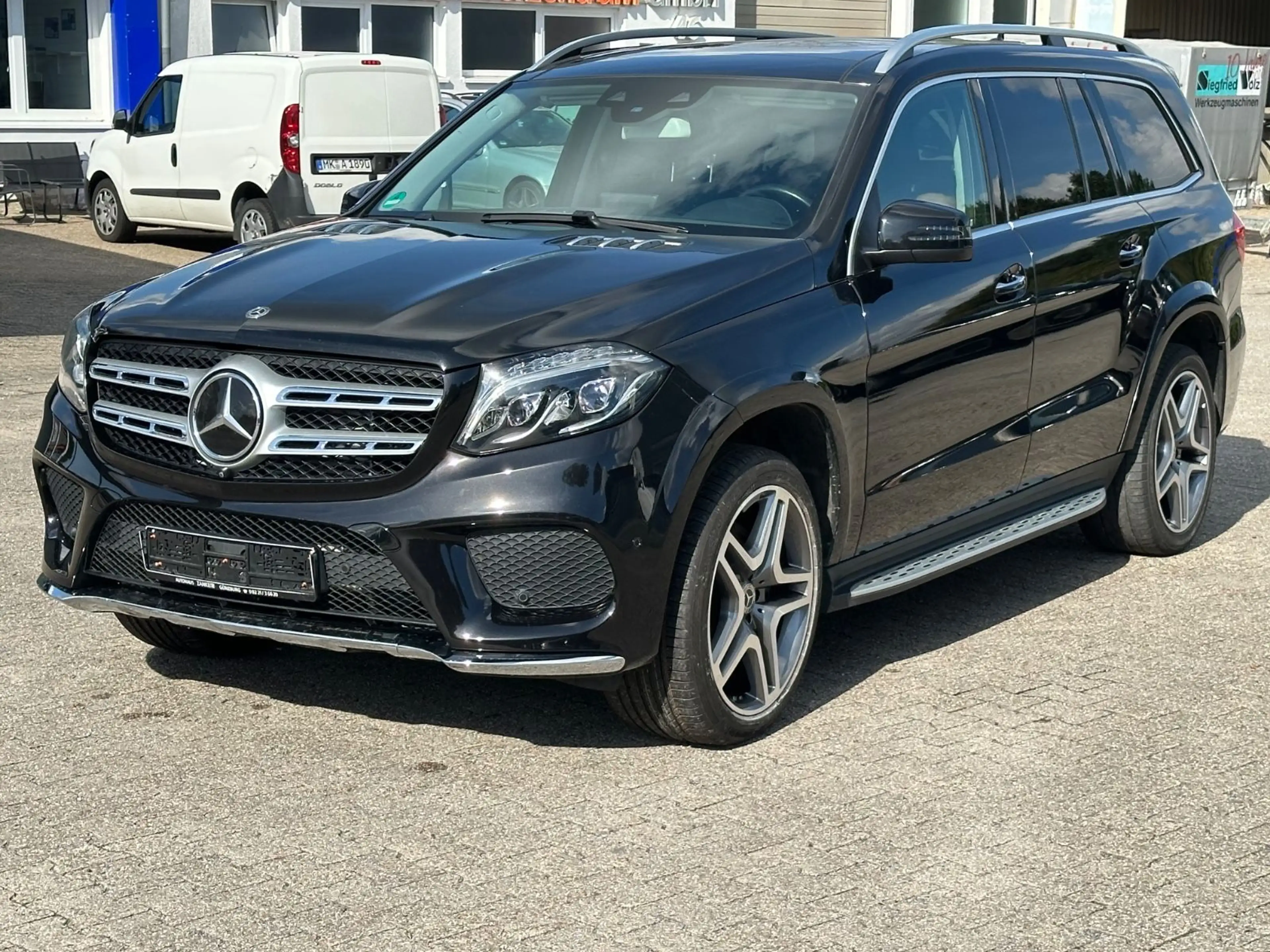Mercedes-Benz GLS 350 d*AMG-LINE*PANO*H&K*7-SITZER*360*OFF-ROAD — photo 2