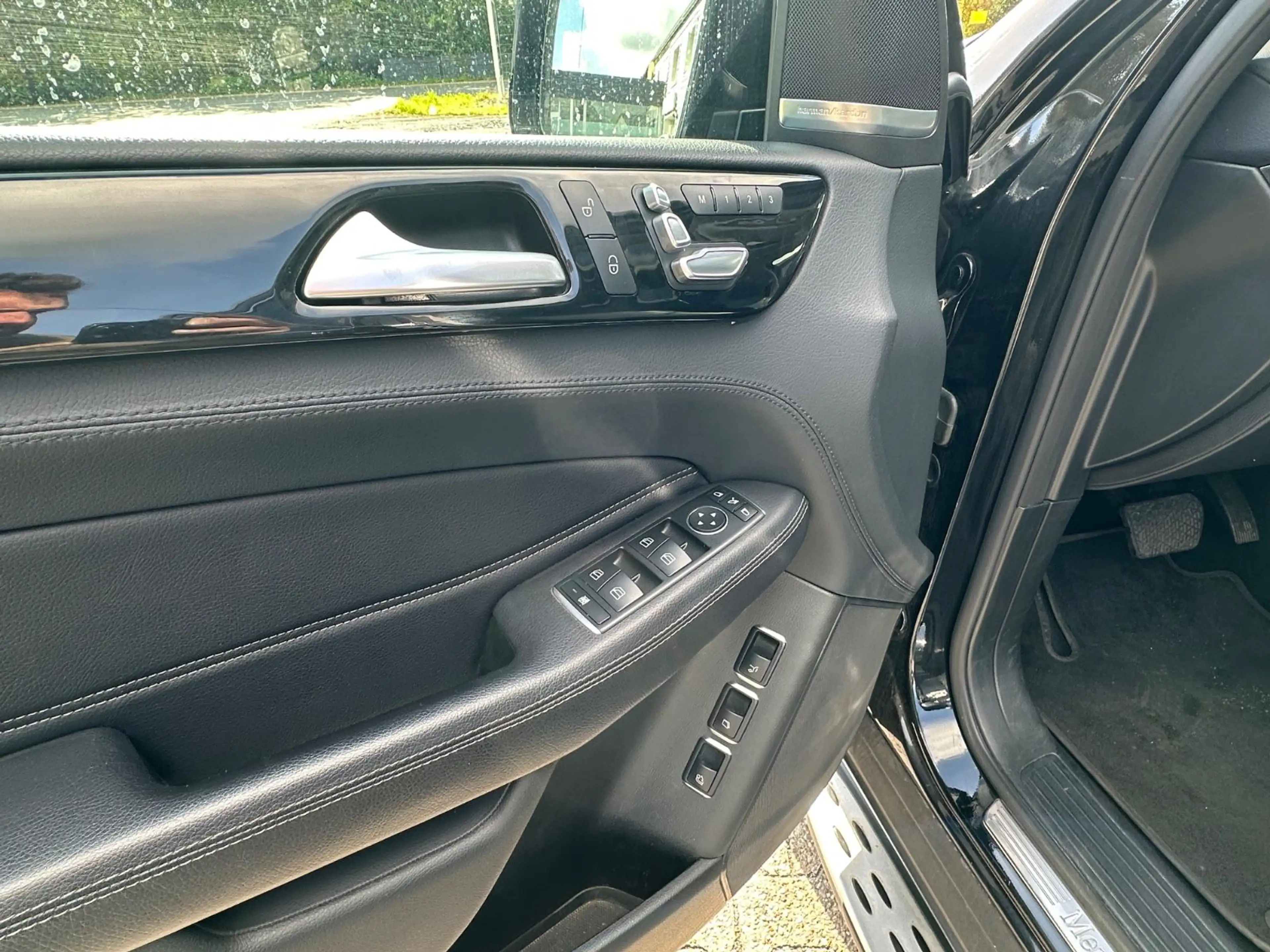 Mercedes-Benz GLS 350 d*AMG-LINE*PANO*H&K*7-SITZER*360*OFF-ROAD — photo 10
