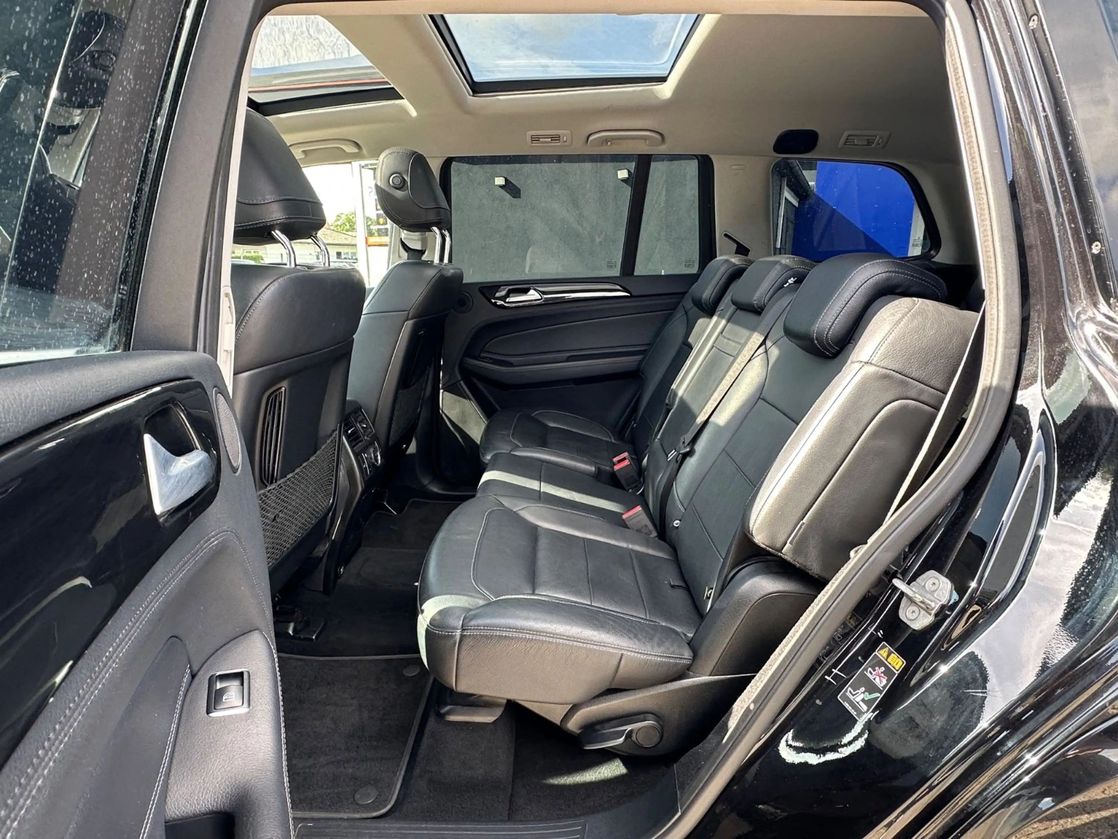 Mercedes-Benz GLS 350 d*AMG-LINE*PANO*H&K*7-SITZER*360*OFF-ROAD — photo 11