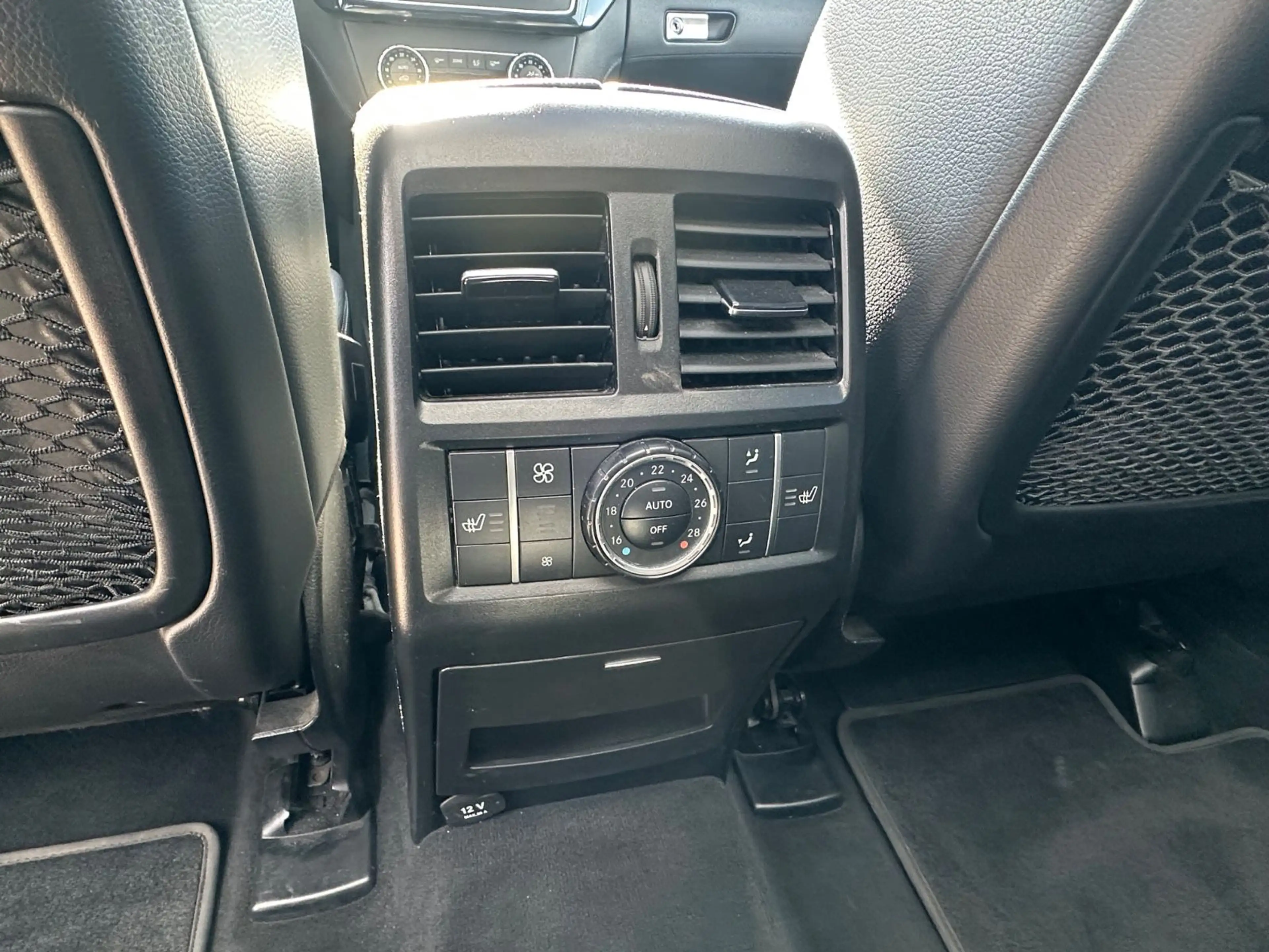 Mercedes-Benz GLS 350 d*AMG-LINE*PANO*H&K*7-SITZER*360*OFF-ROAD — photo 12