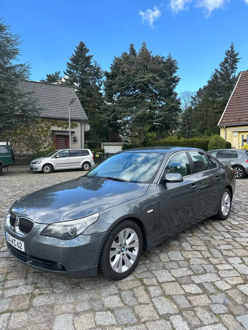 BMW 545 BMW 545i. Grey - 2