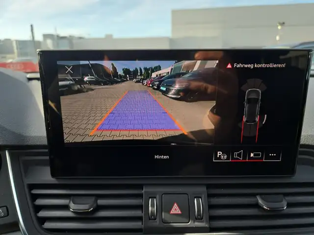 Audi Q5 view 17