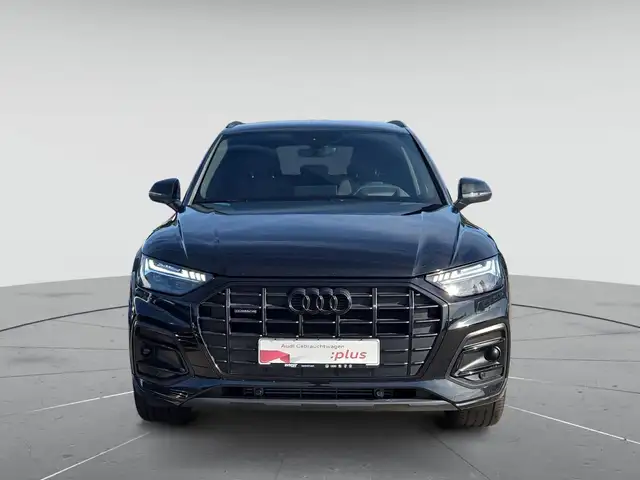 Audi Q5 view 2