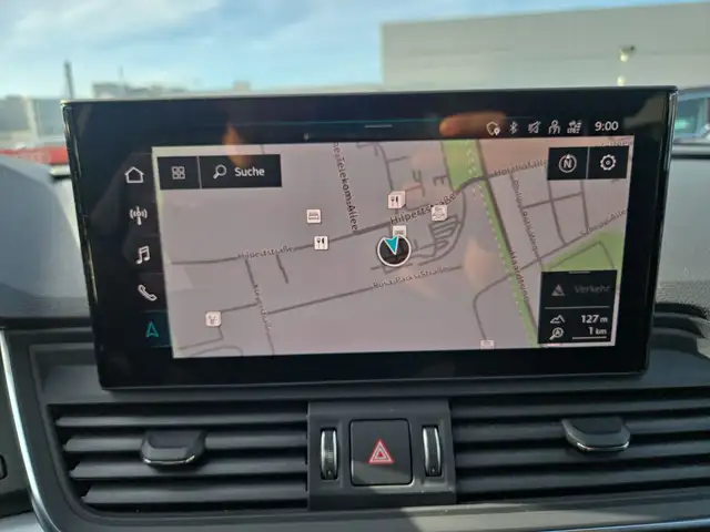 Audi Q5 view 16