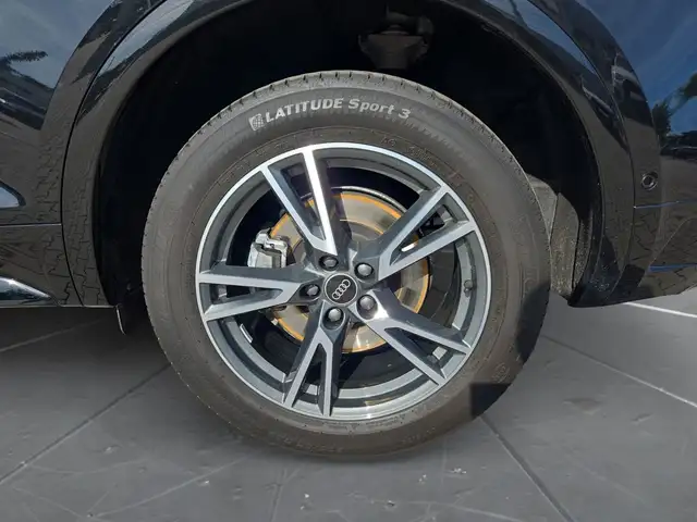 Audi Q5 view 15